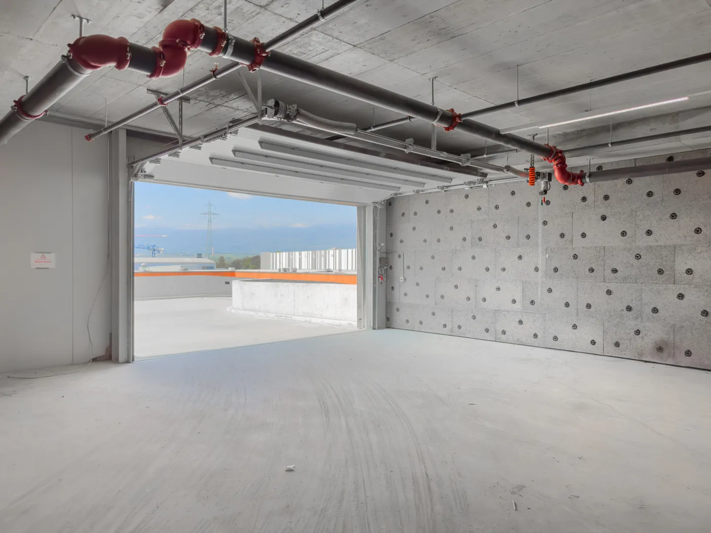 Craft surface on the 1st floor of a new building - Photo 2 of 7
