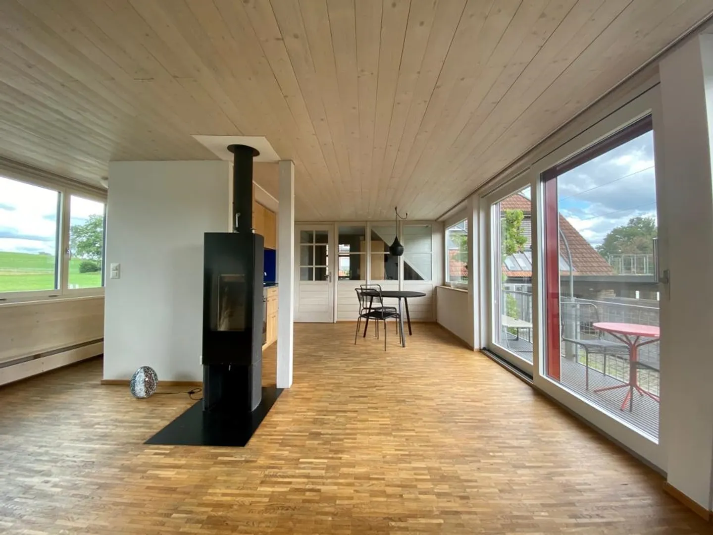 möblierte 2.5 Zimmerwohnung, ein besonderes Bijou, sonnig und ruhig - Foto 2 von 7