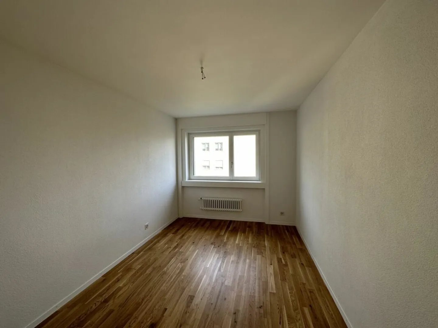 Beautiful 4.5-room apartment, completely renovated in 2023 with balcony! - Photo 7 of 8