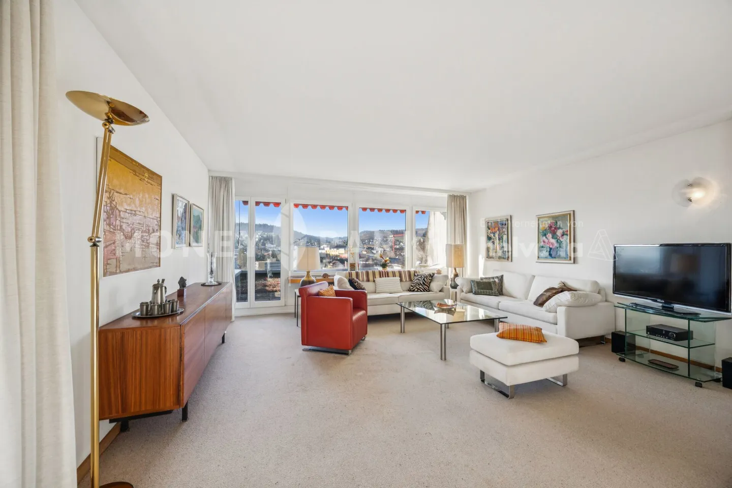 Terrace apartment with panoramic view over Liestal - Photo 4 of 13