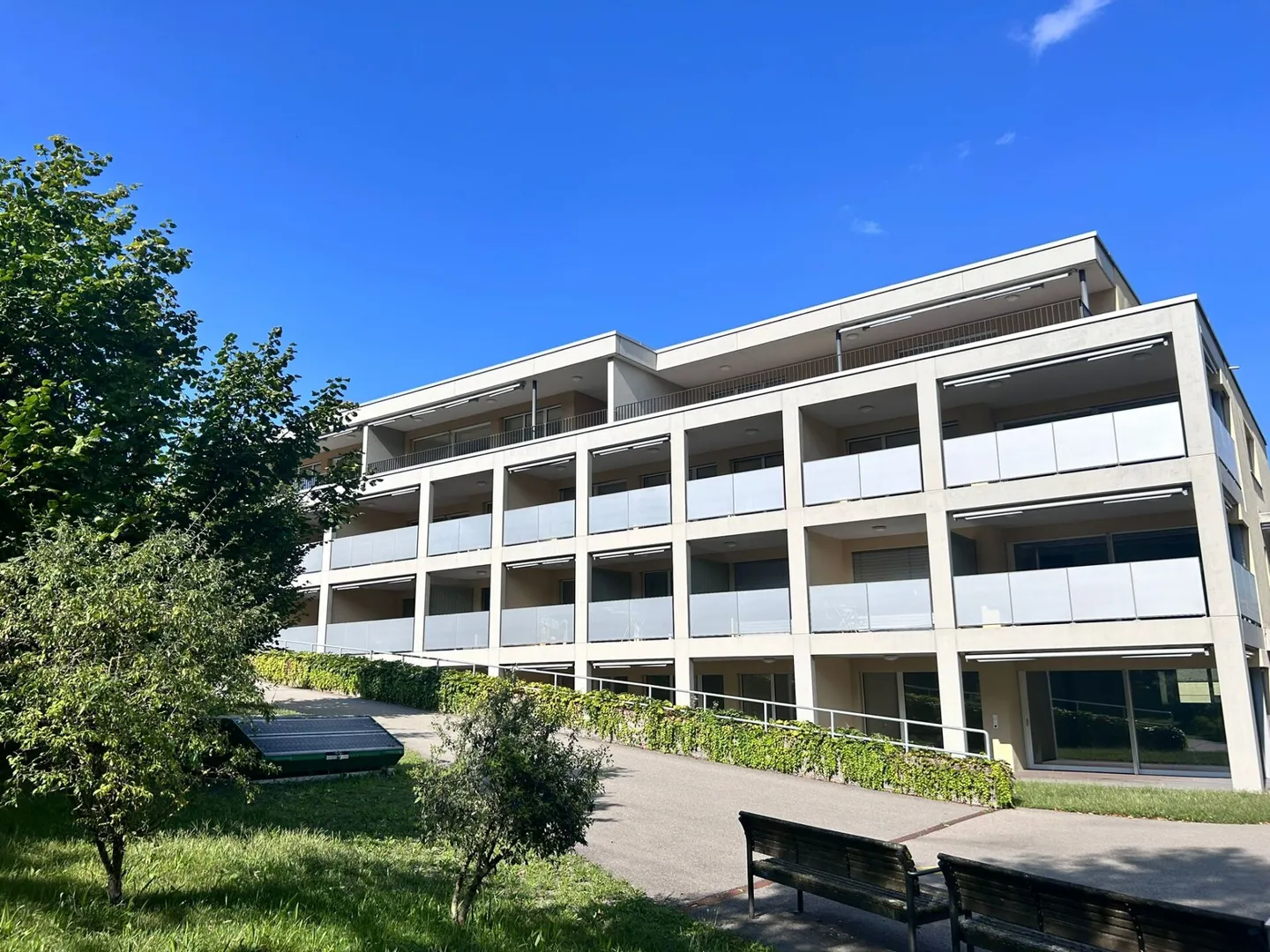 Spazio commerciale moderno in una posizione centrale - La tua posizione di successo - Foto 6 di 8