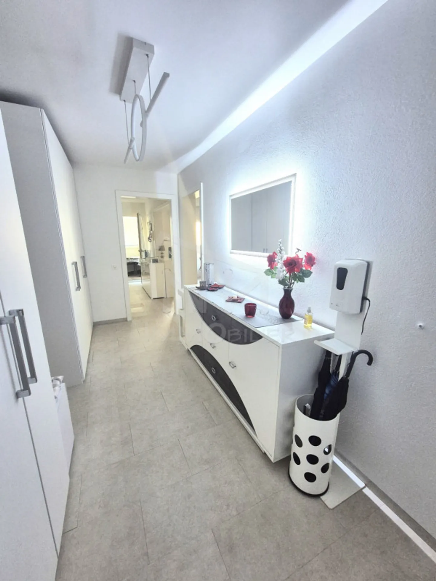 Wunderschöne! Geräumige 4,5-Zimmer-Wohnung mit Veranda, Terrasse und Garten - Foto 6 von 13