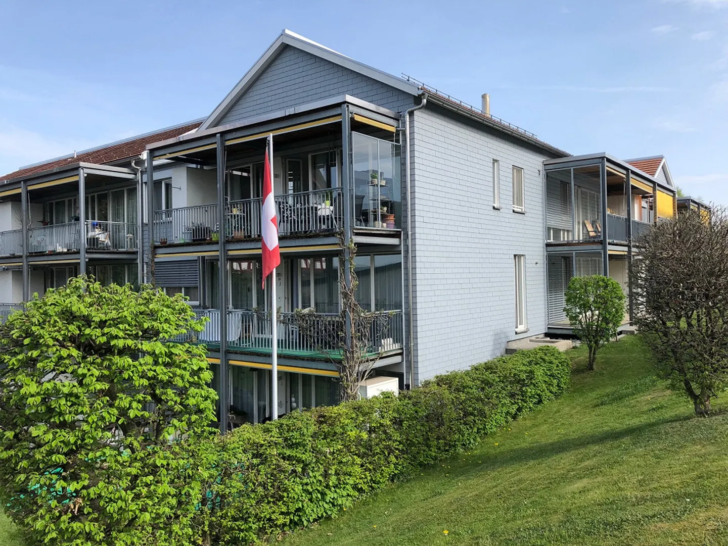 Appartement rénové de 2 1/2 pièces dans une communauté de retraite - Photo 1 sur 12