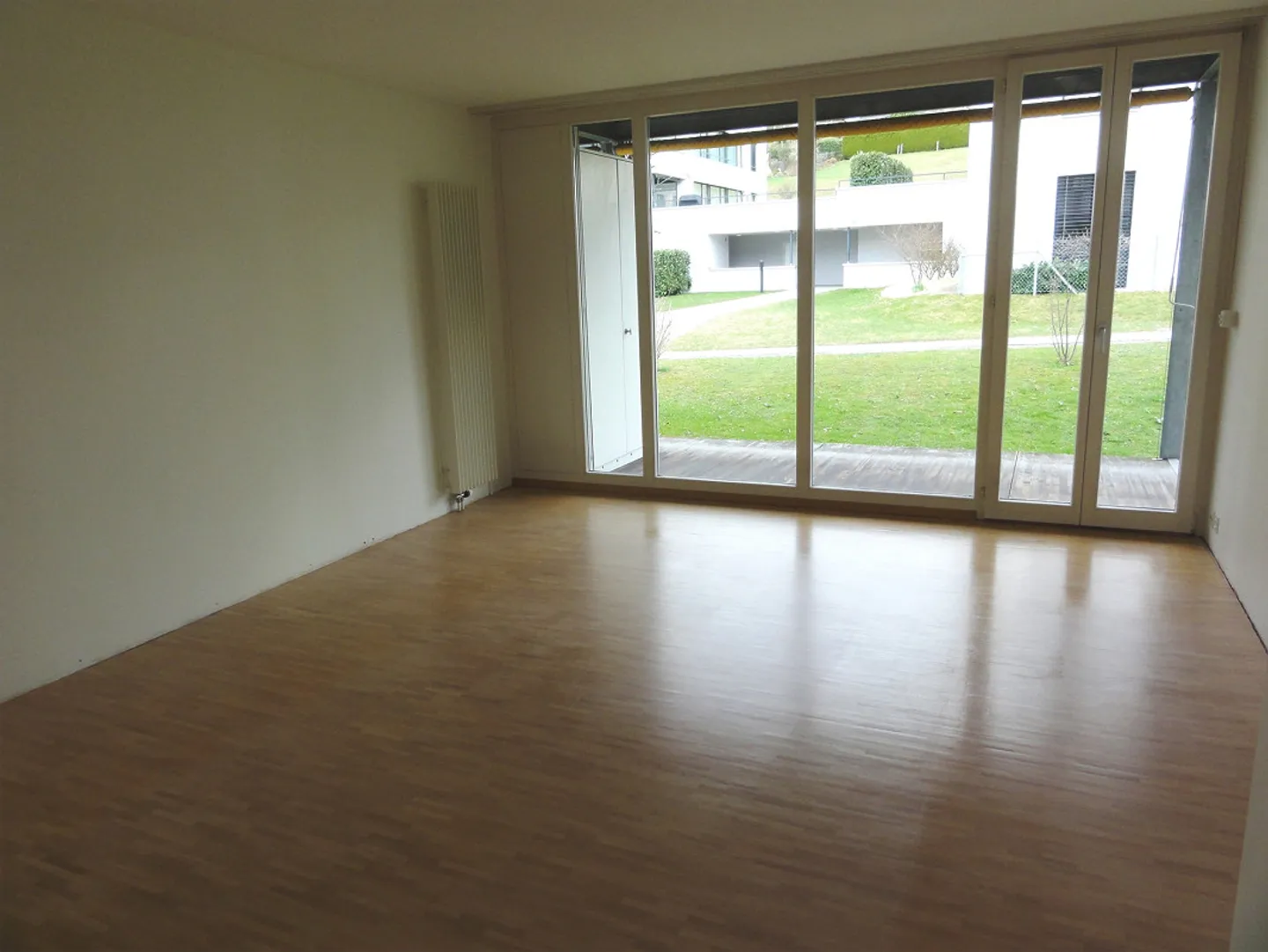 Appartement rénové de 2 1/2 pièces dans une communauté de retraite - Photo 6 sur 12