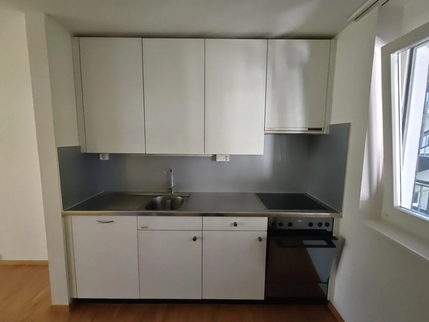 Appartement rénové de 2 1/2 pièces dans une communauté de retraite - Photo 8 sur 12
