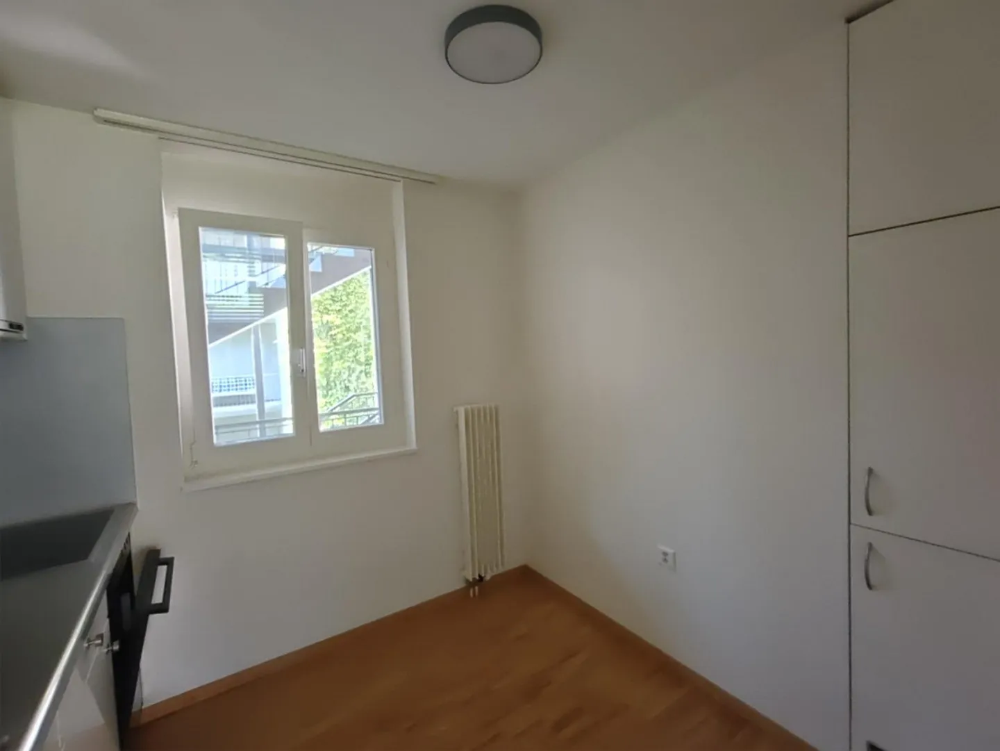 Appartement rénové de 2 1/2 pièces dans une communauté de retraite - Photo 9 sur 12