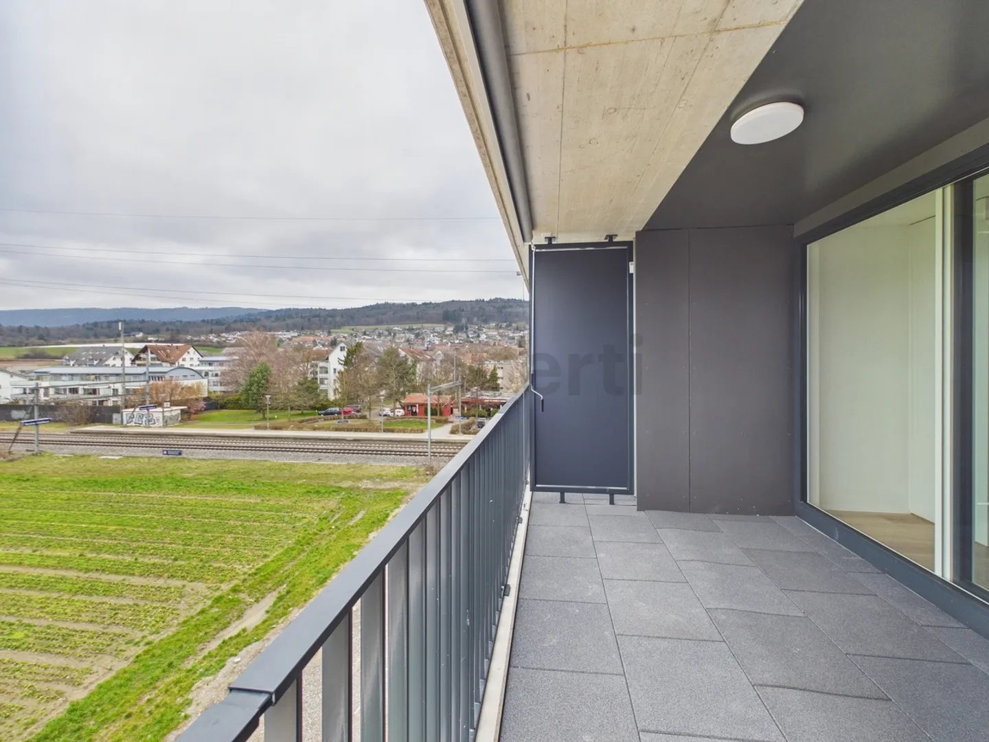 Modernes Apartment mit Balkon - Foto 5 von 8