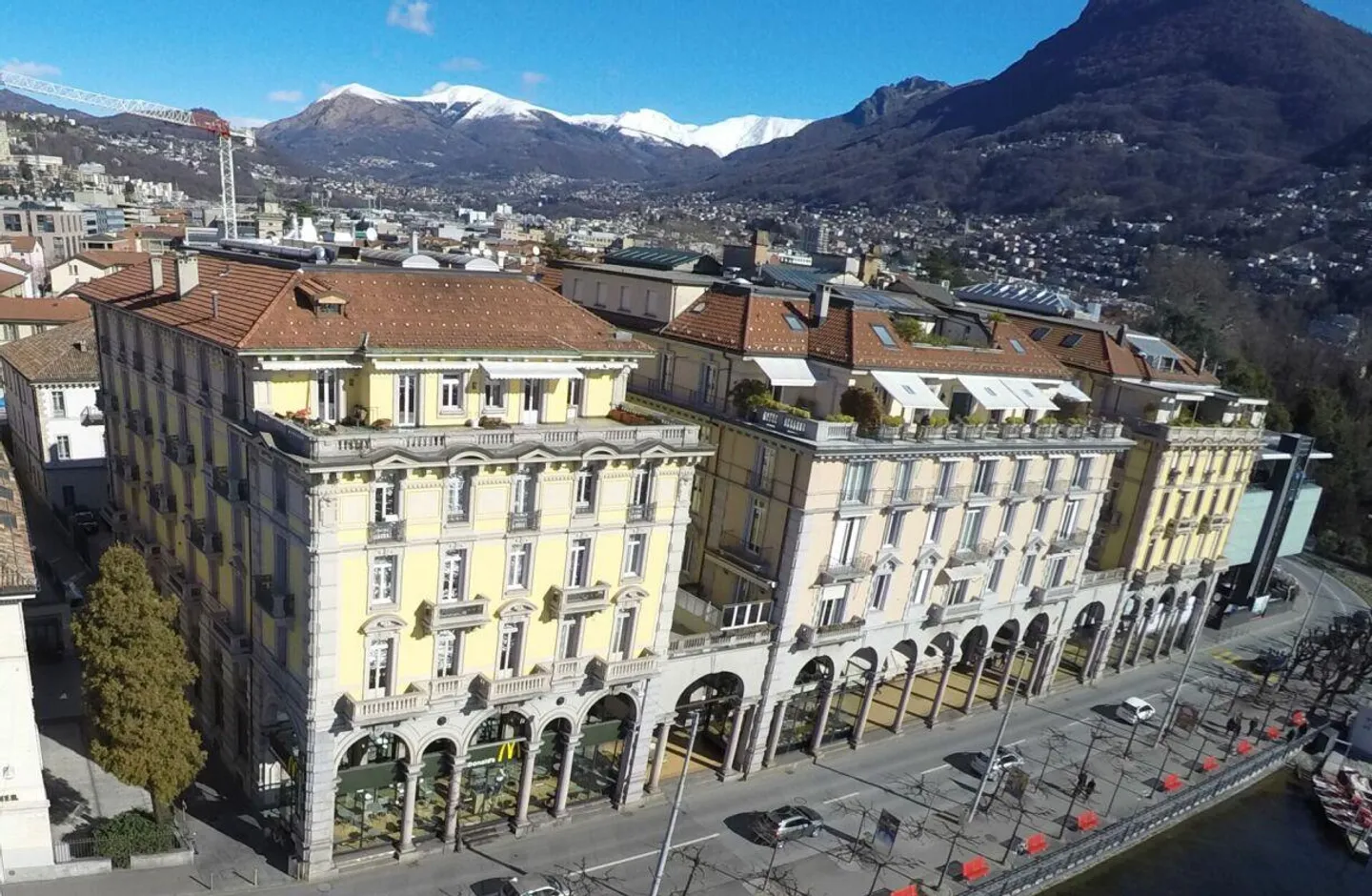 Ufficio in uno degli edifici più prestigiosi e storici della città - Foto 1 di 4