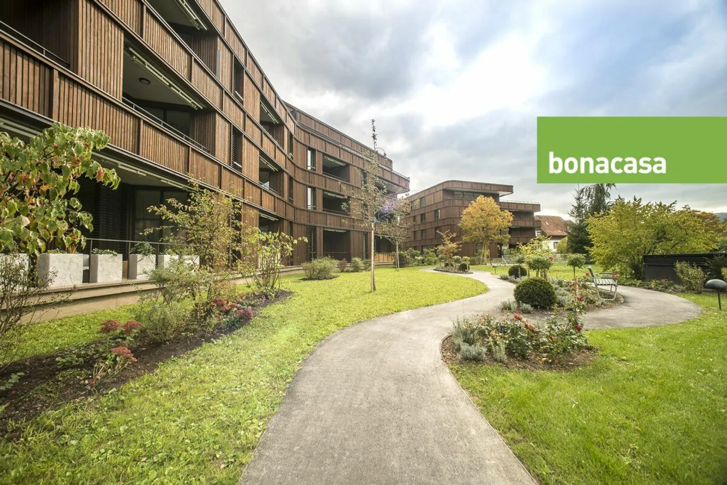 Vie centrale et profitez des services bonacasa - Photo 1 sur 5