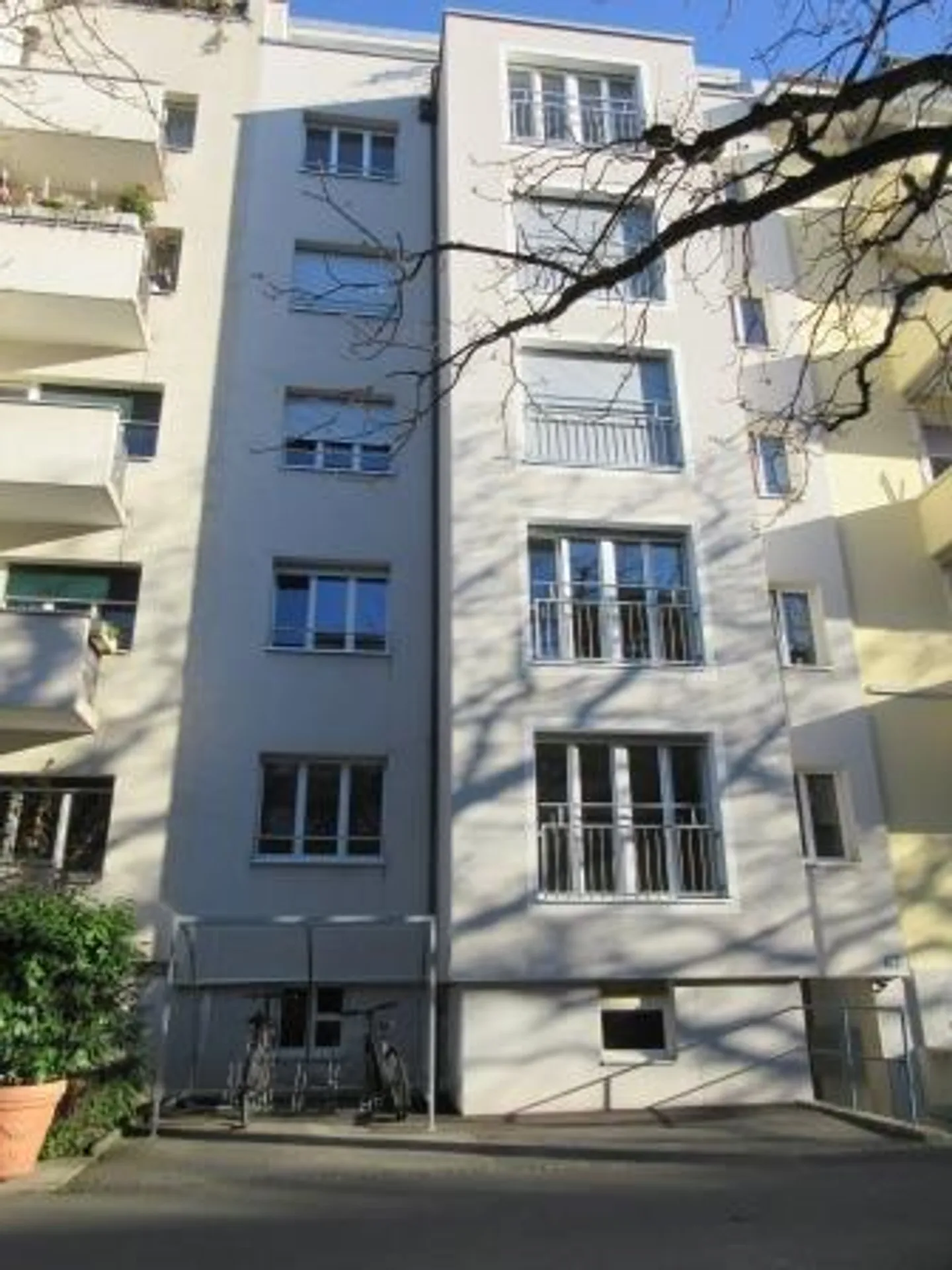 Modern, attractive 1-room apartment with balcony + elevator near Kannenfeldpark - Photo 1 of 9