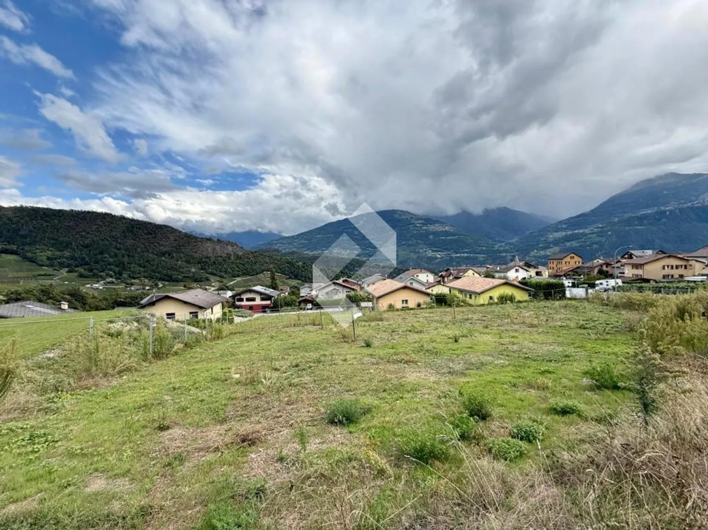The Gardens of Colette, Sensine, Penthouse - Photo 2 of 13