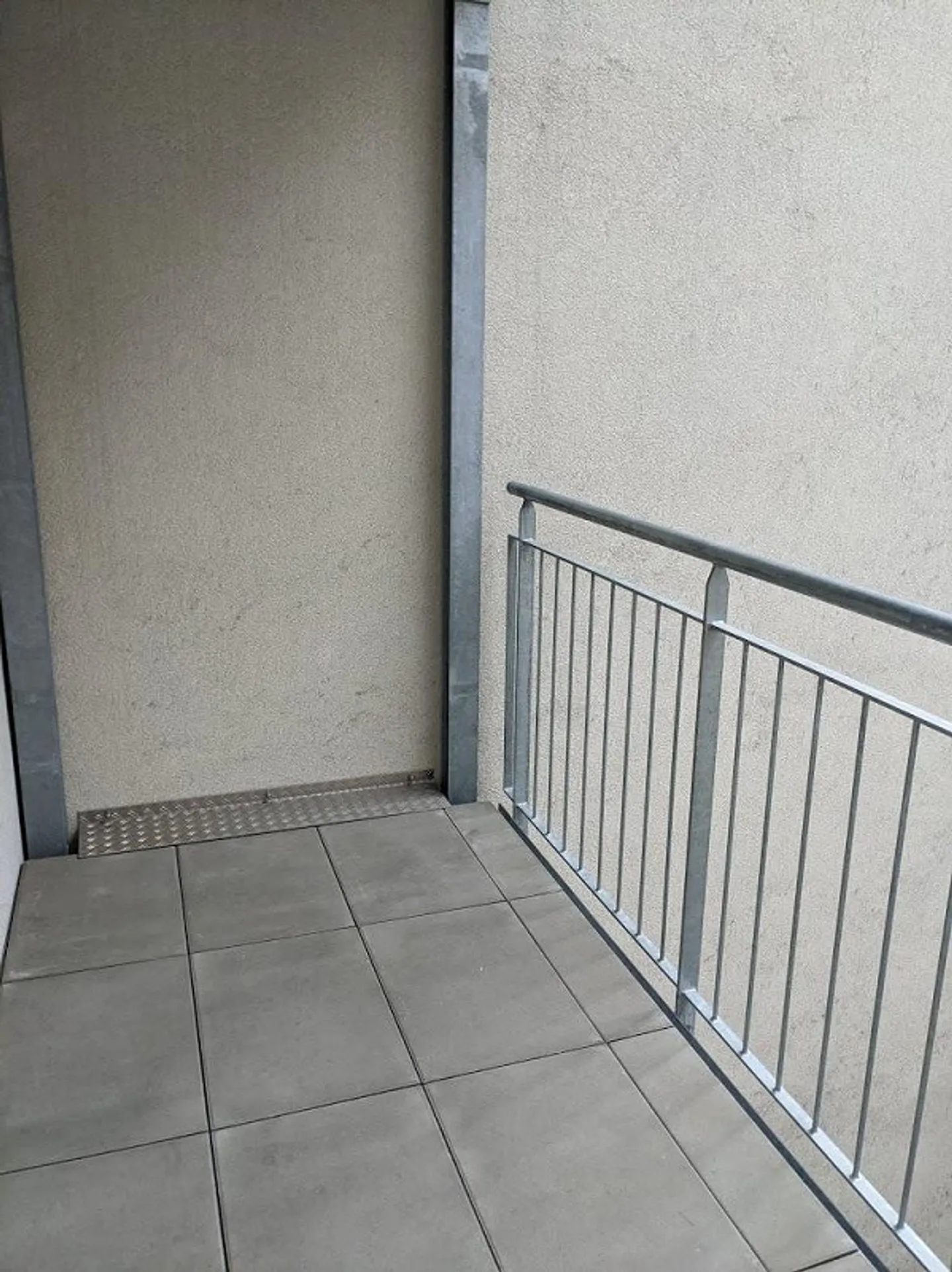 Modern, attractive 1-room apartment with balcony + elevator near Kannenfeldpark - Photo 8 of 9