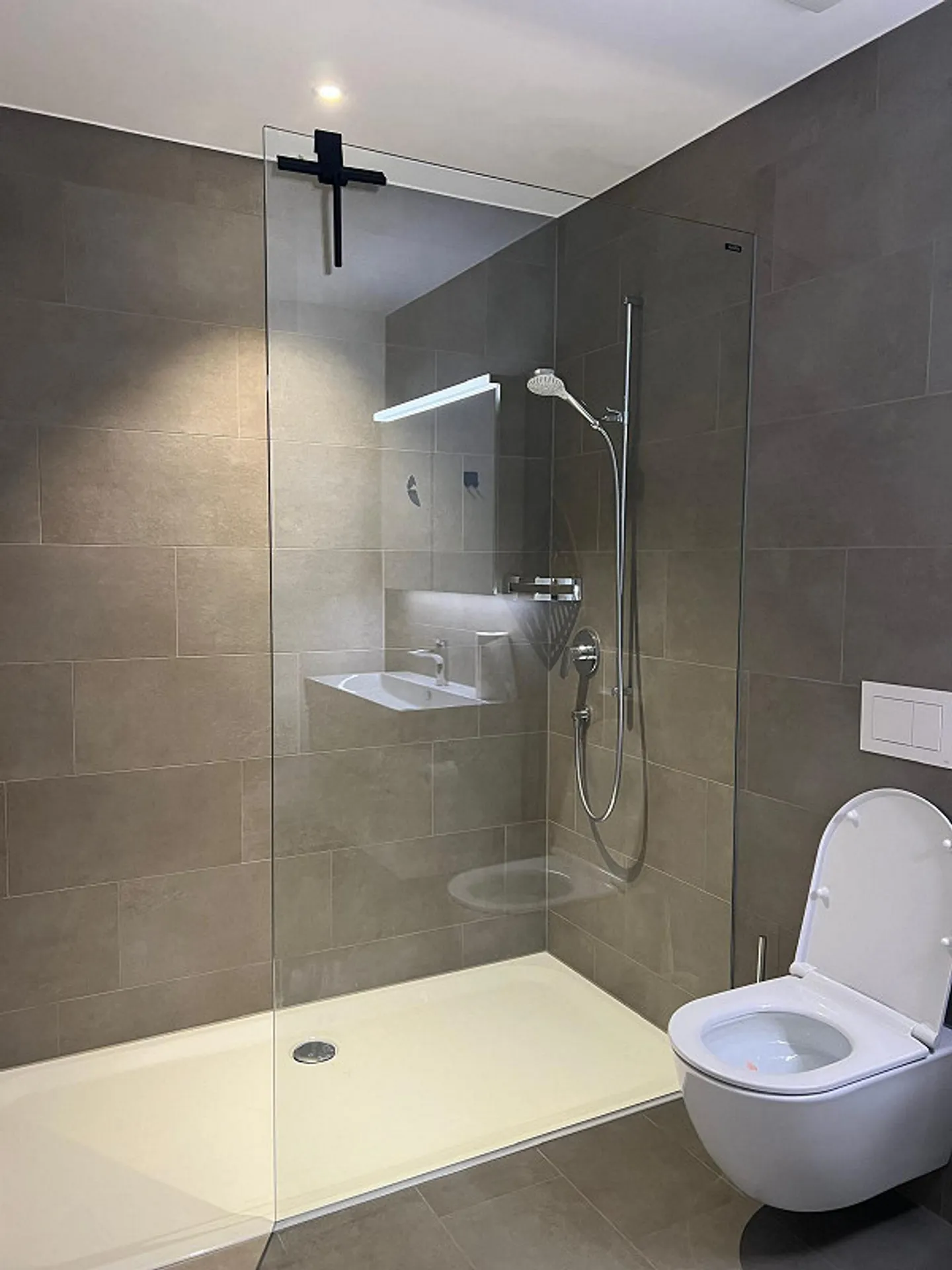 Moderne 3½-Zimmer-Wohnung mit grosszügigem Wohnbereich - Foto 12 di 19