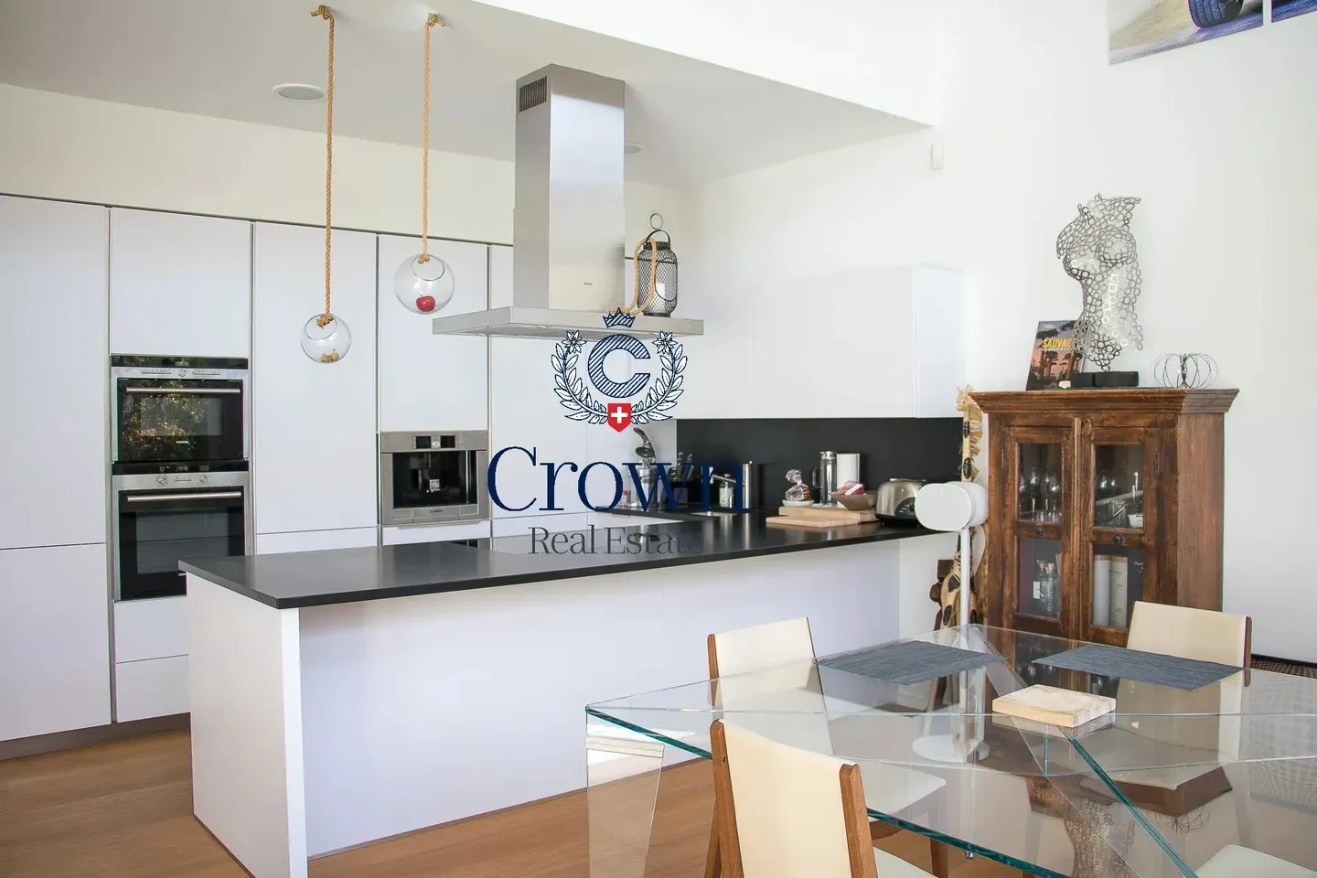 The space of a duplex, downtown Geneva 10 minutes away, everything within reach - Photo 7 of 43