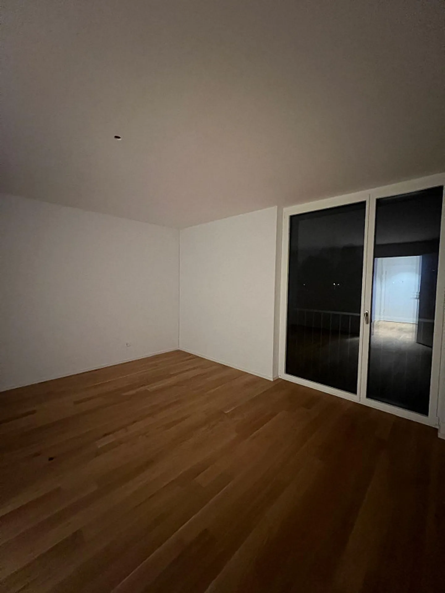 Moderne 3½-Zimmer-Wohnung mit grosszügigem Wohnbereich - Foto 14 di 19