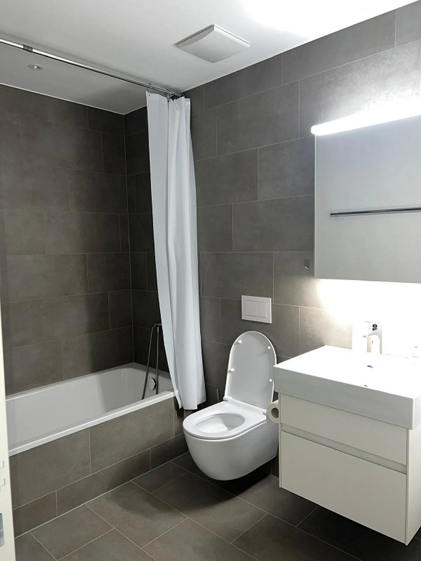 Moderne 3½-Zimmer-Wohnung mit grosszügigem Wohnbereich - Foto 13 di 19