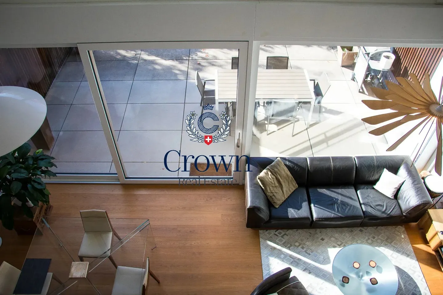 The space of a duplex, downtown Geneva 10 minutes away, everything within reach - Photo 4 of 43
