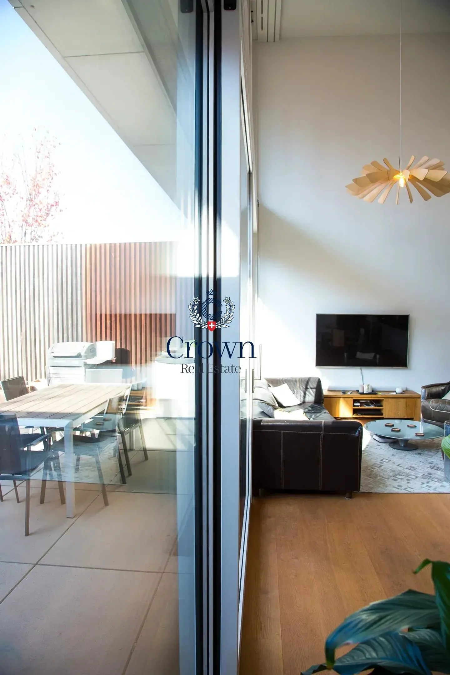 The space of a duplex, downtown Geneva 10 minutes away, everything within reach - Photo 27 of 43