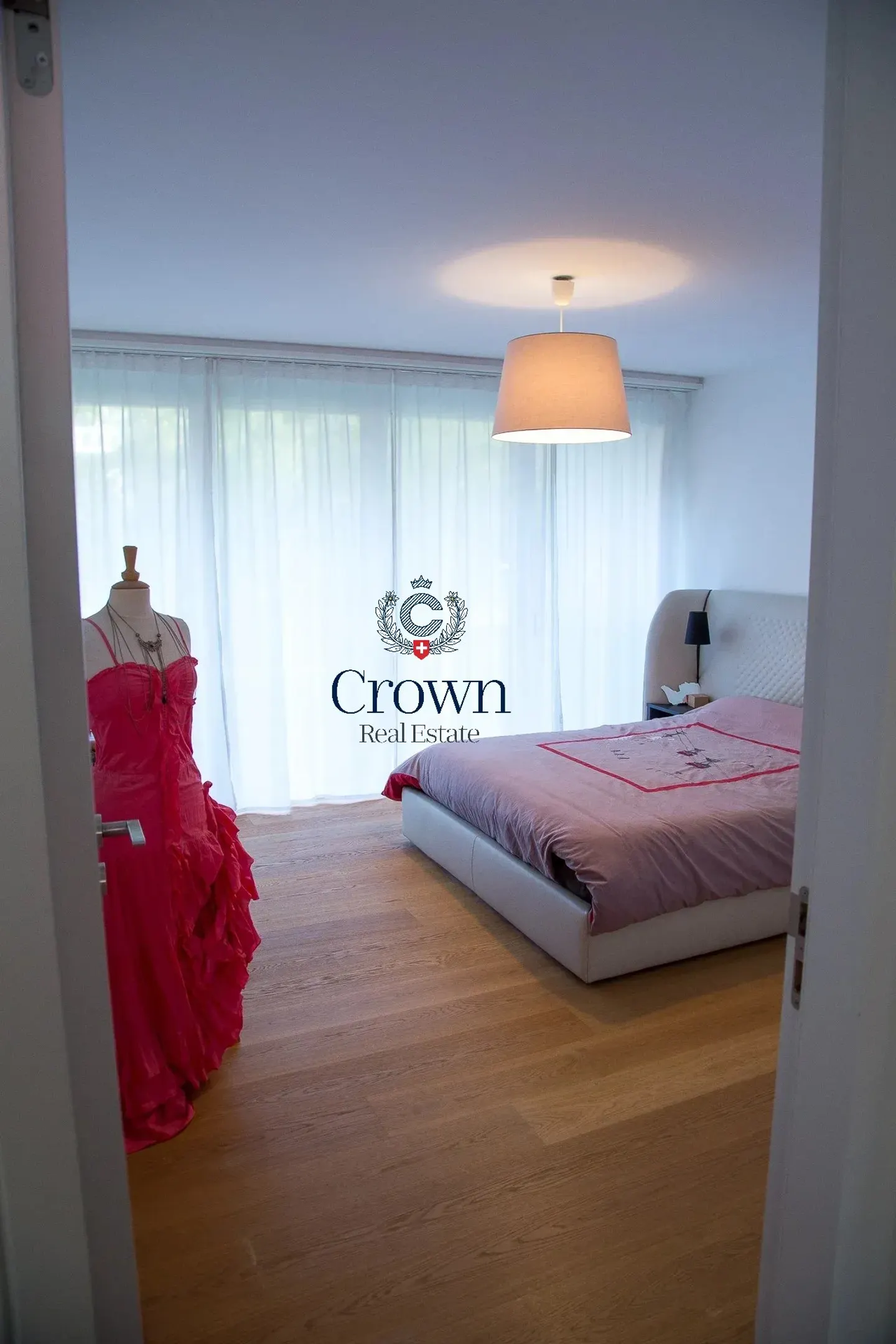The space of a duplex, downtown Geneva 10 minutes away, everything within reach - Photo 32 of 43
