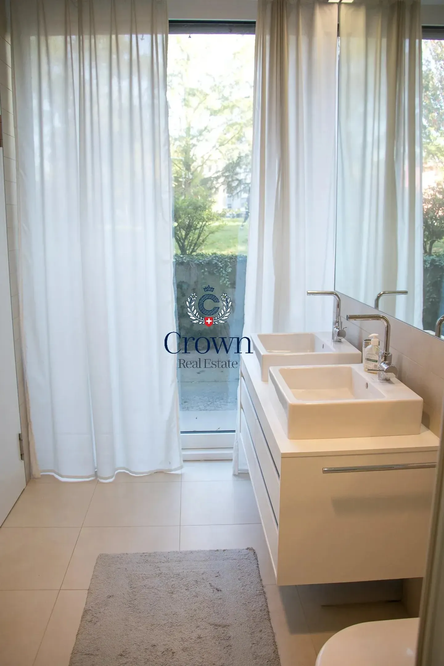 The space of a duplex, downtown Geneva 10 minutes away, everything within reach - Photo 36 of 43