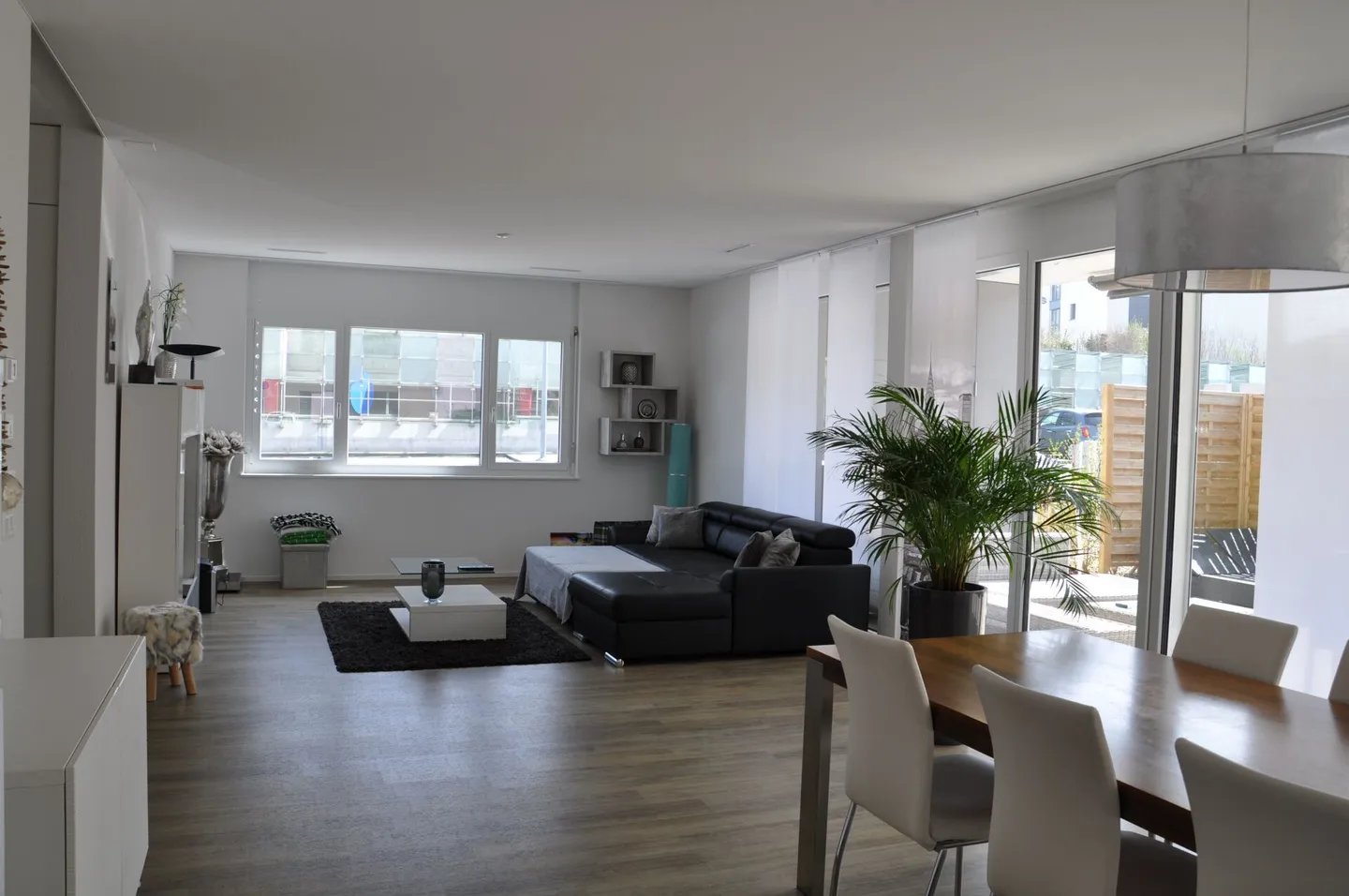 Garden Apartment in the Dahlia Field - Photo 4 of 8