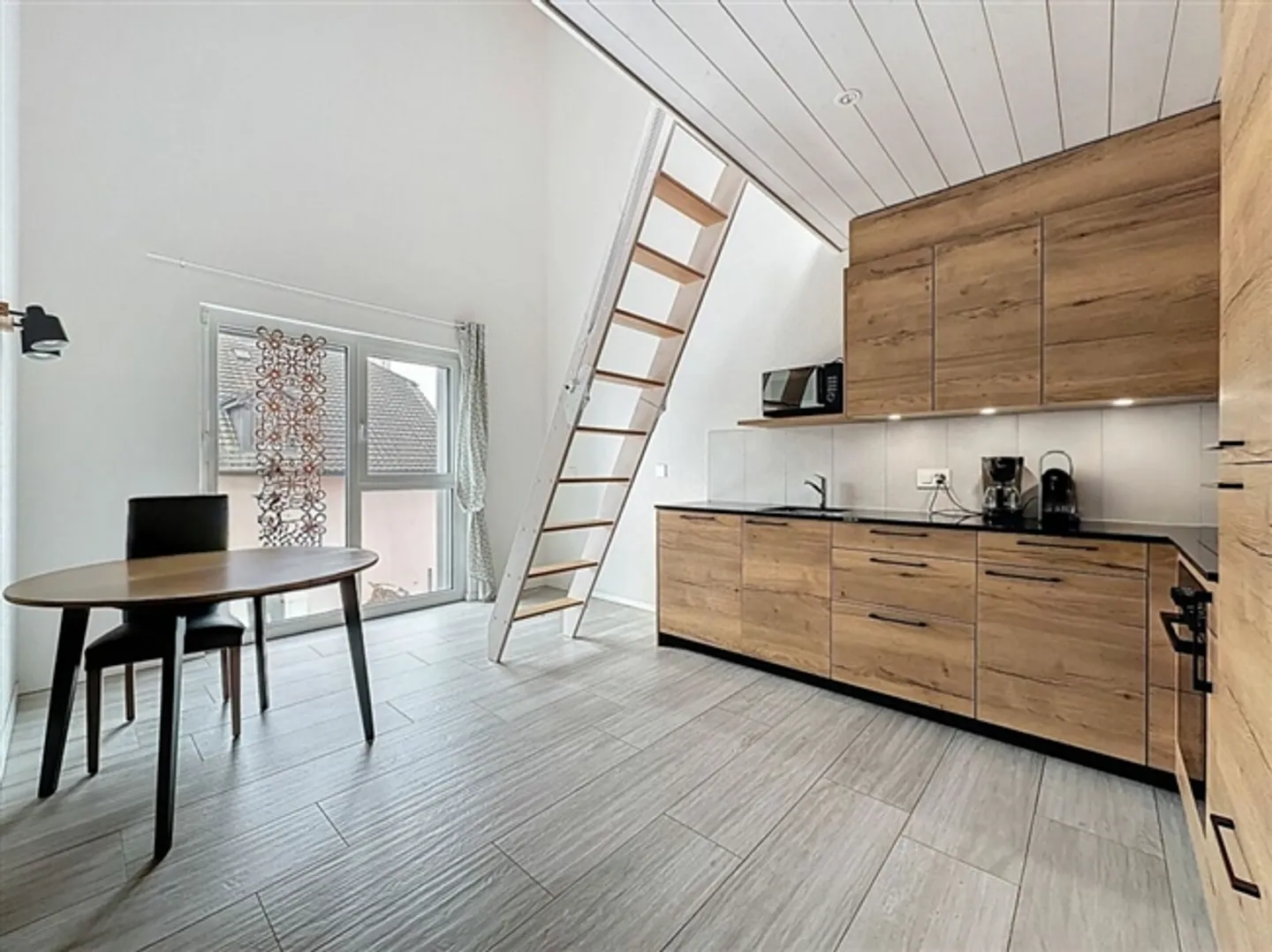 APPARTAMENTO 3,5 STANZE CON BALCONE - Foto 1 di 11