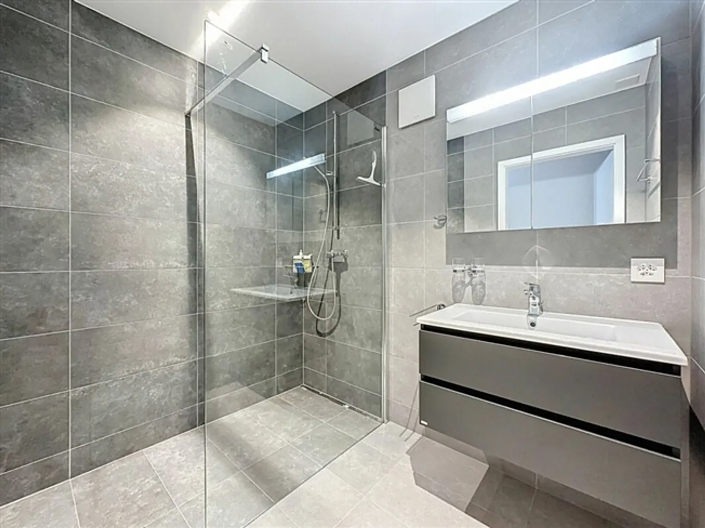 APPARTAMENTO 3,5 STANZE CON BALCONE - Foto 8 di 11