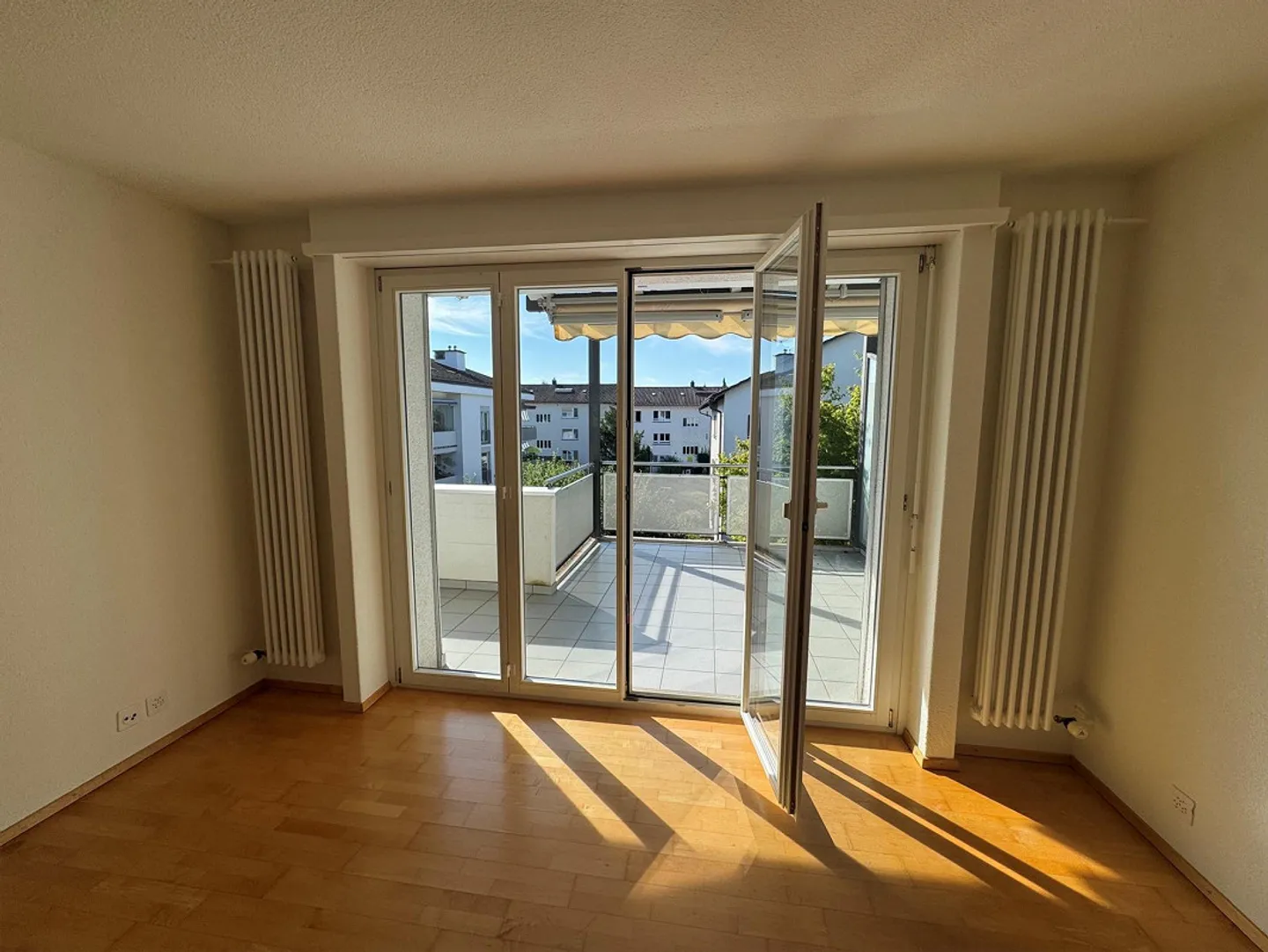 3-room apartment in the heart of Küsnacht, near the lake and train station - Photo 2 of 12