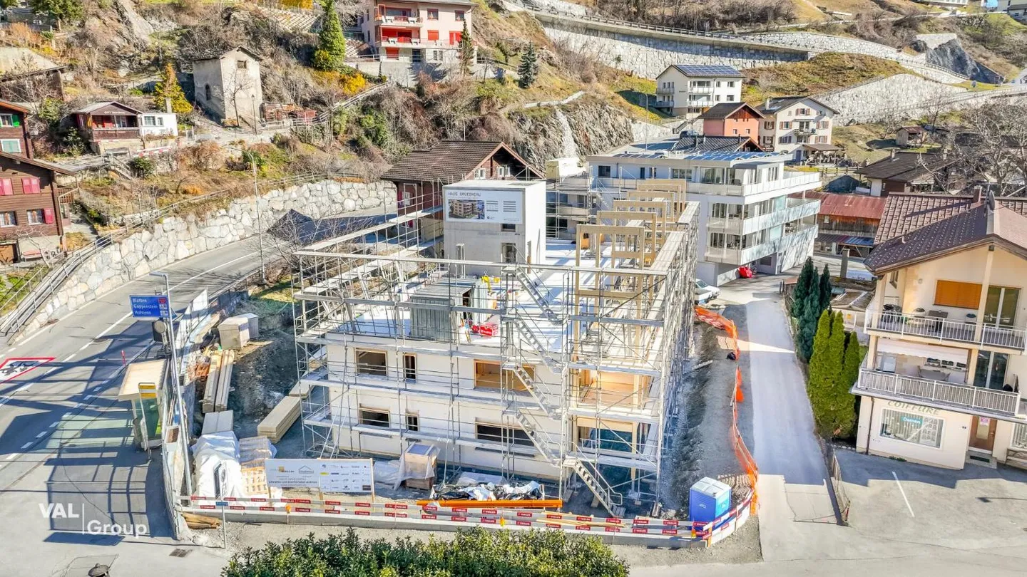 Aussergewöhnliche Attikawohnung in Steg - Foto 5 von 13