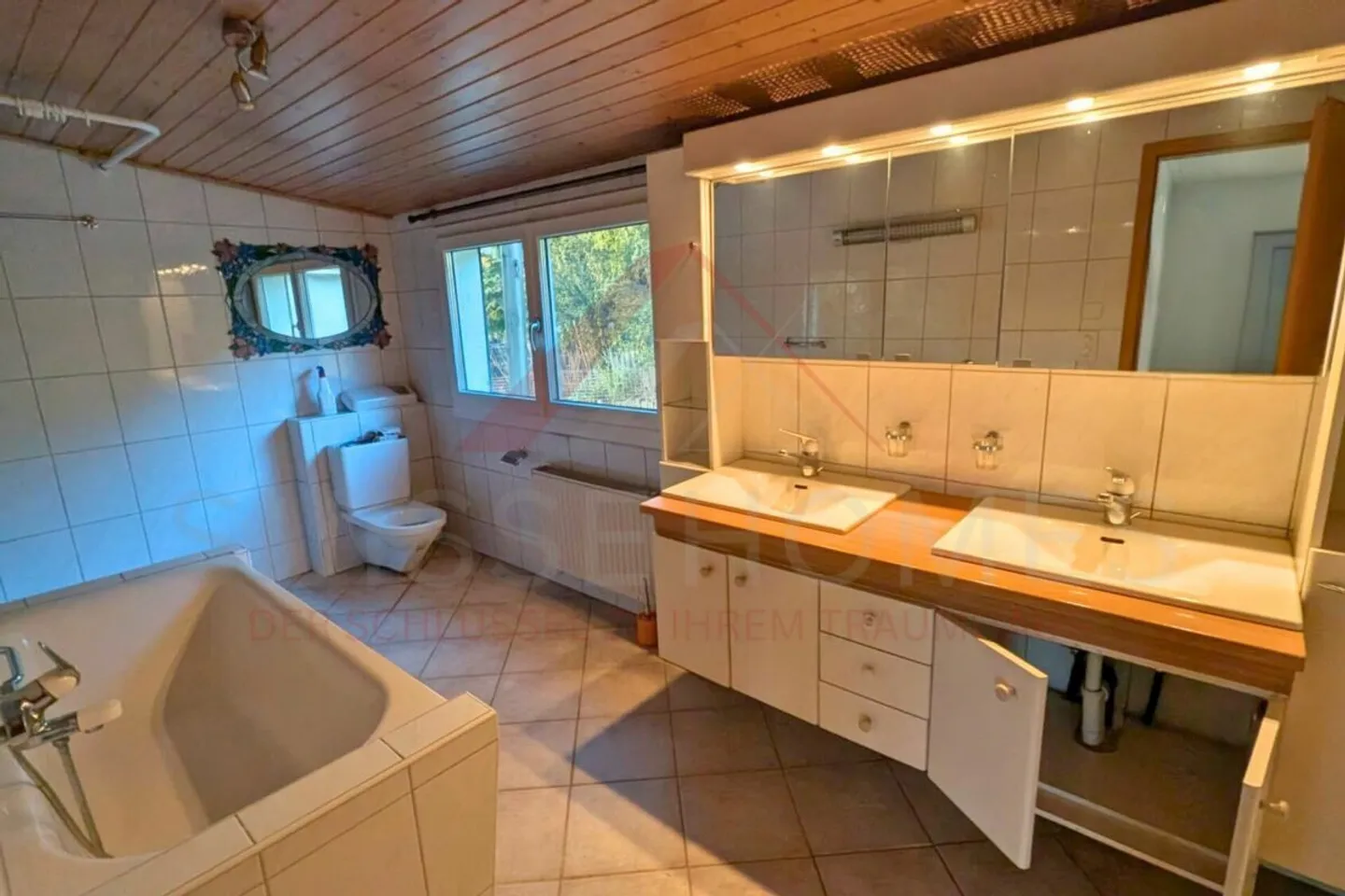 Casa plurifamiliare a Grossdietwil - grande potenziale di sviluppo nella zona centrale - Foto 3 di 9