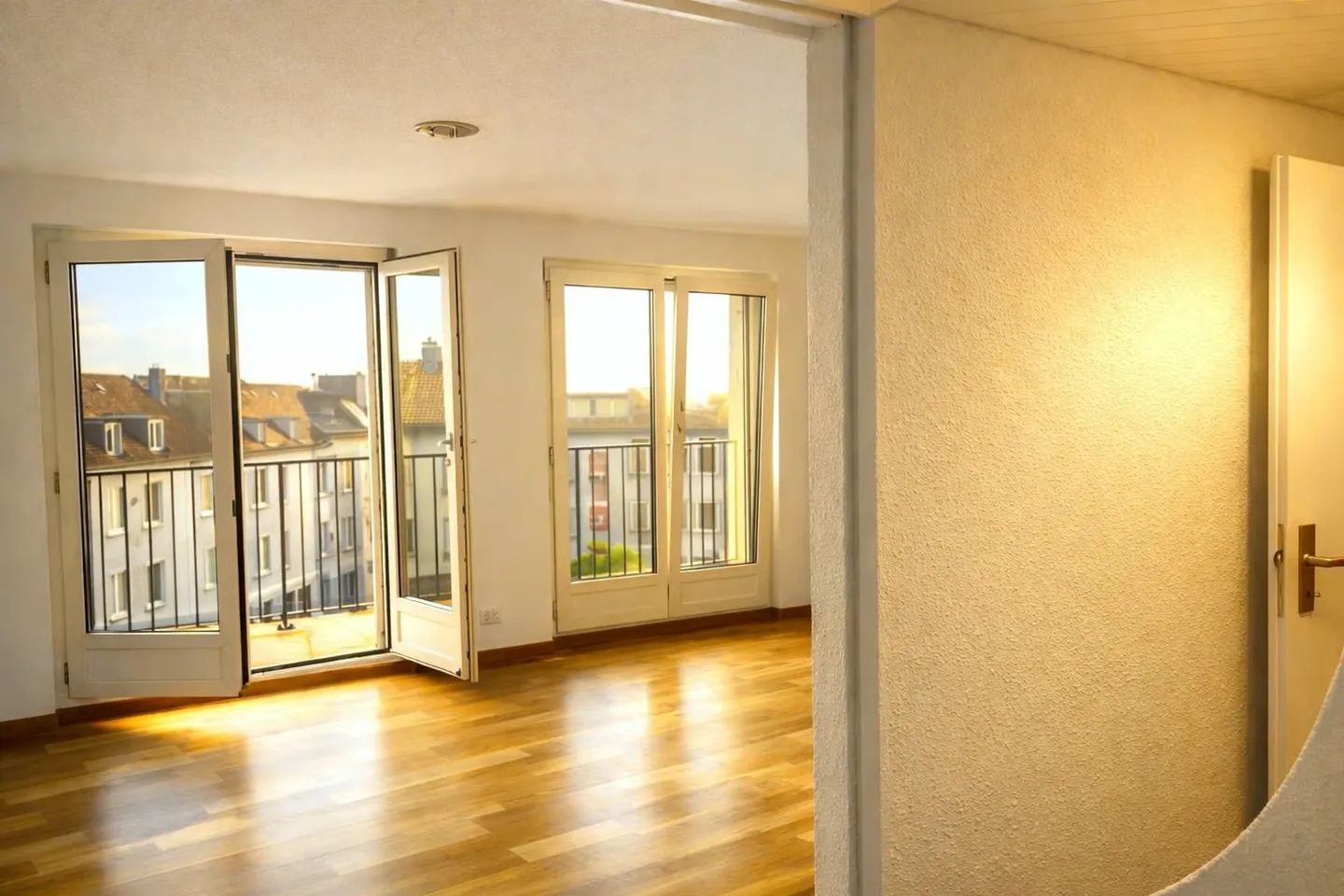 Bright attic apartment with a large terrace and fireplace - Photo 3 of 11
