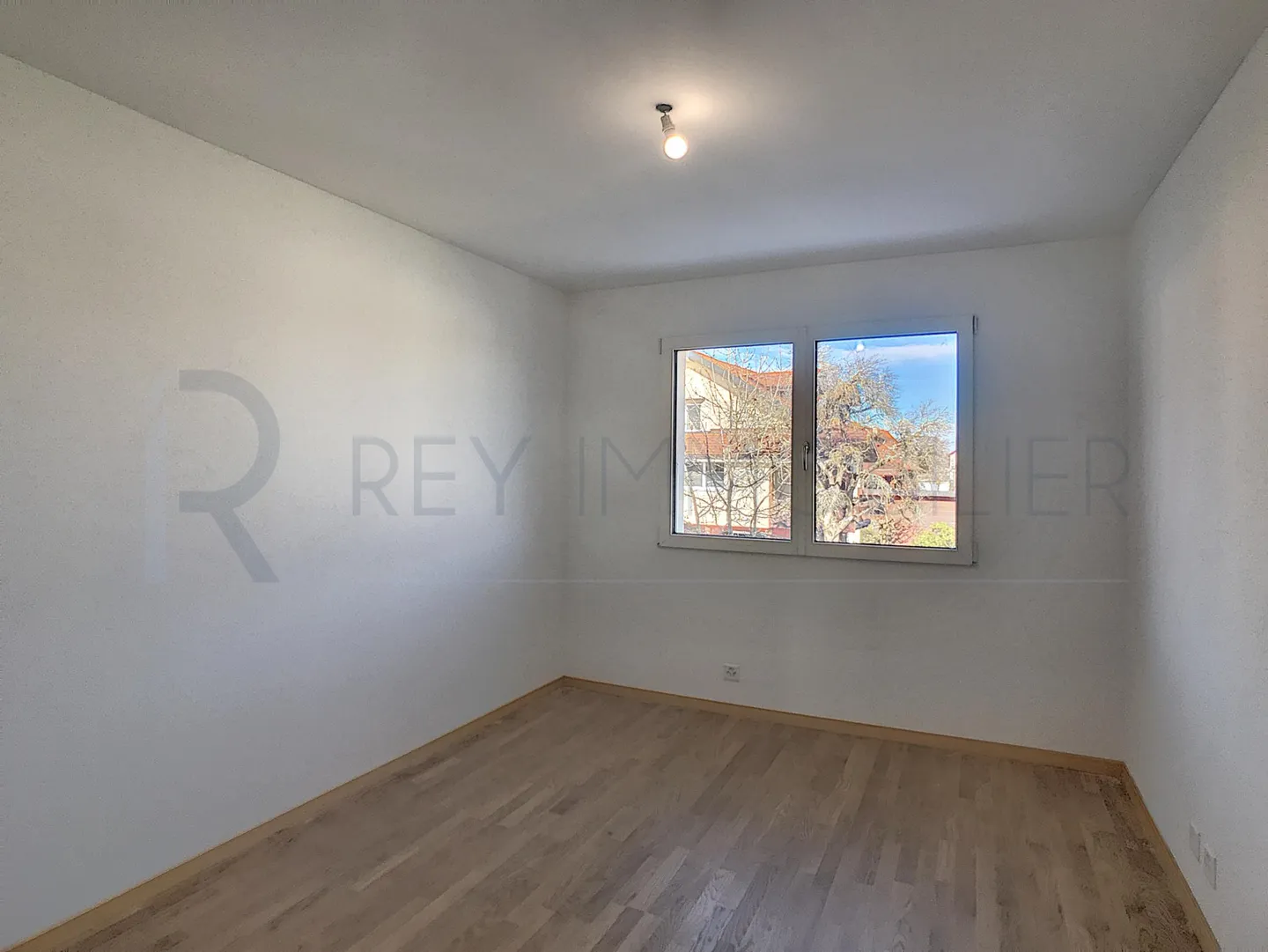 Appartement avec balcon - Photo 7 sur 9