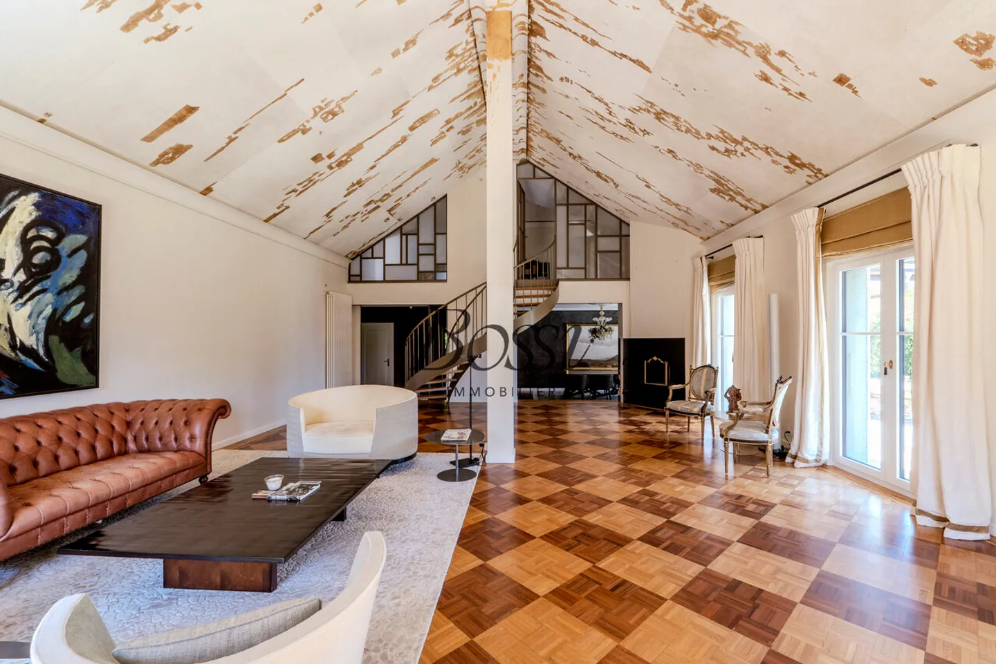 Casa di carattere, in un contesto verde protetto dagli sguardi - Foto 5 di 14