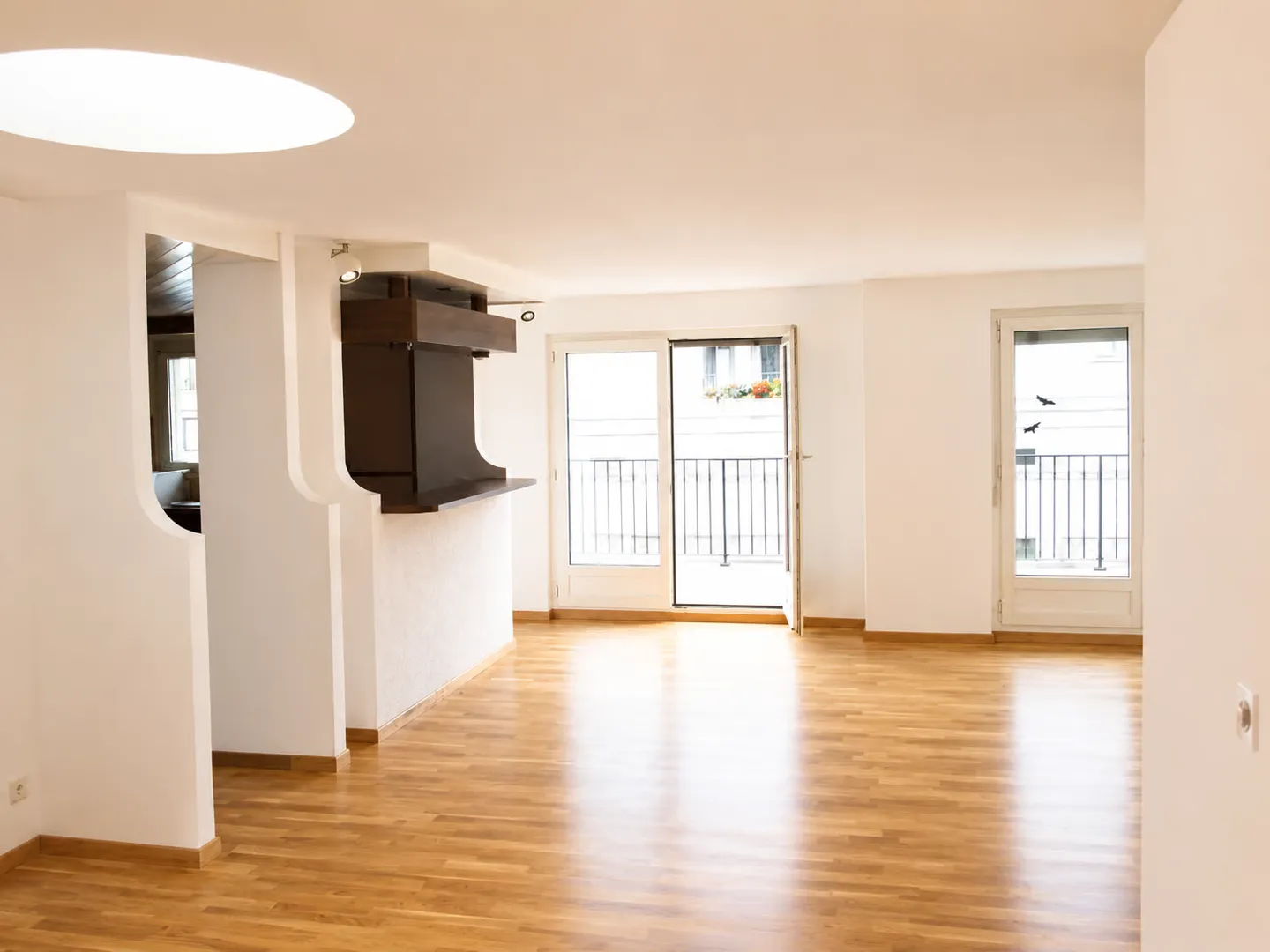 Bright attic apartment with a large terrace and fireplace - Photo 7 of 11