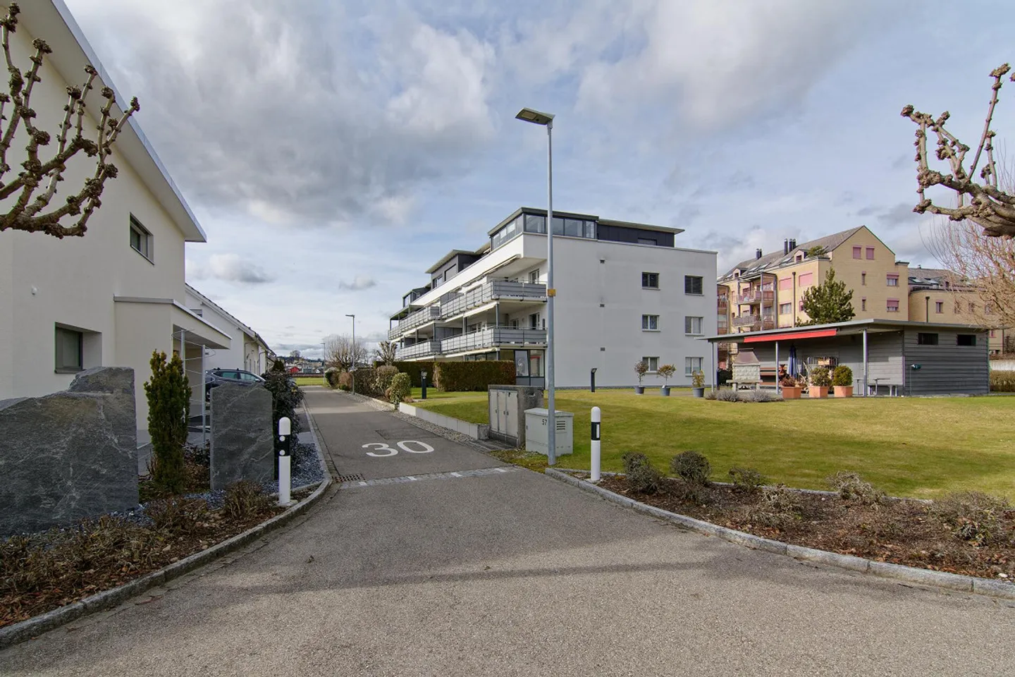 Spacious penthouse apartment with panoramic views, winter garden, and hobby room - Photo 2 of 56