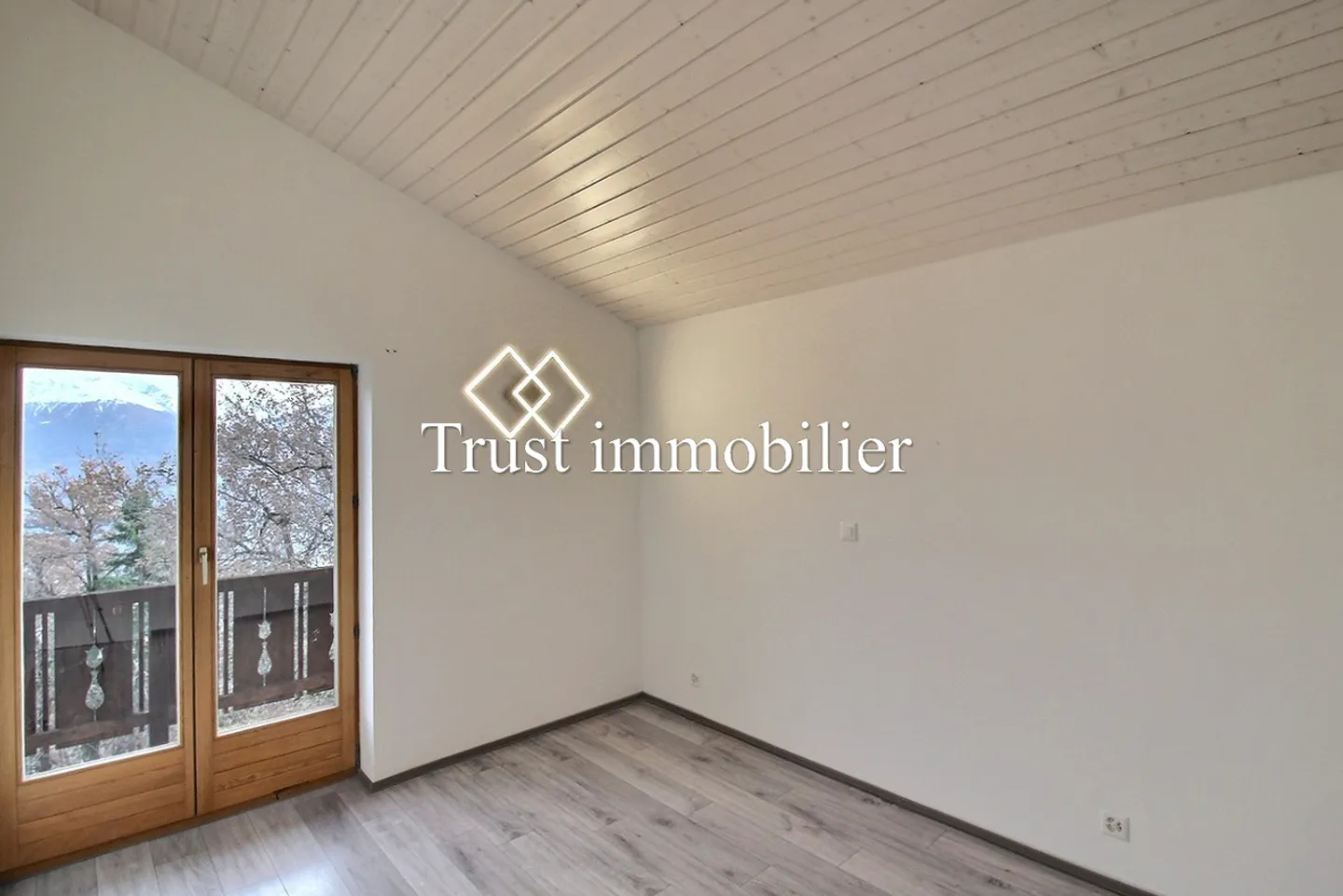Vista splendida e charme garantito per questo Chalet ristrutturato - Foto 4 di 9