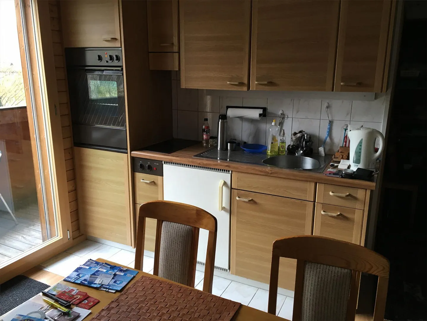 "Charmante 2-Zimmer-Wohnung mit Bergblick in Spiez" - Foto 2 von 6