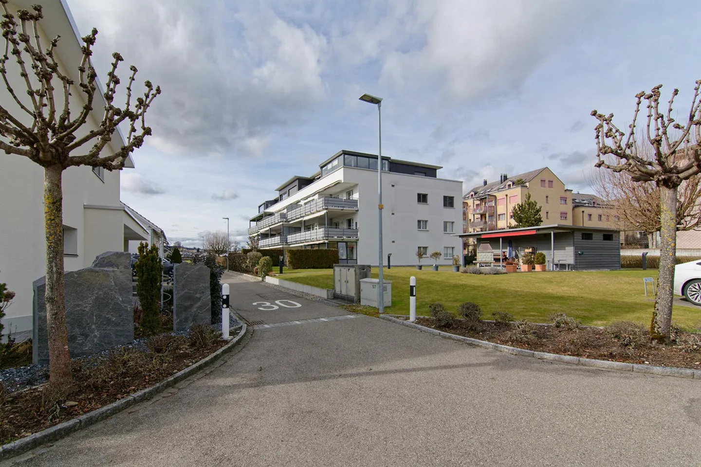 Spacious penthouse apartment with panoramic views, winter garden, and hobby room - Photo 3 of 56