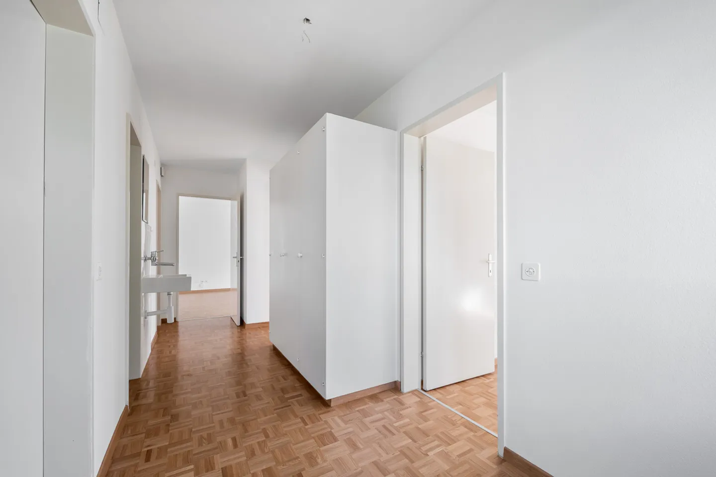 Zona residenziale tranquilla eppure al centro della città - limitato fino al 30.09.2027 - Foto 11 di 12