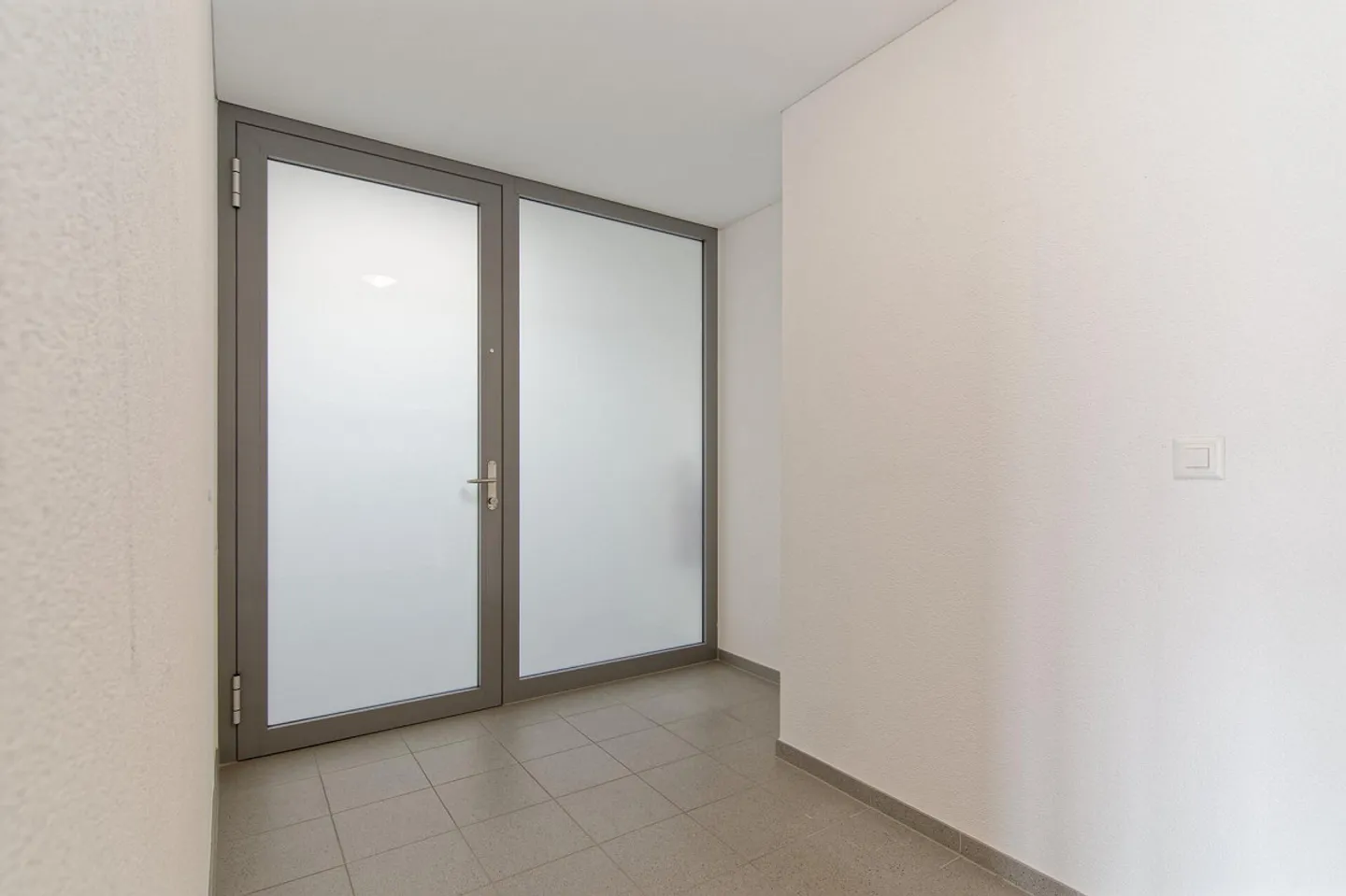 Spacious penthouse apartment with panoramic views, winter garden, and hobby room - Photo 7 of 56