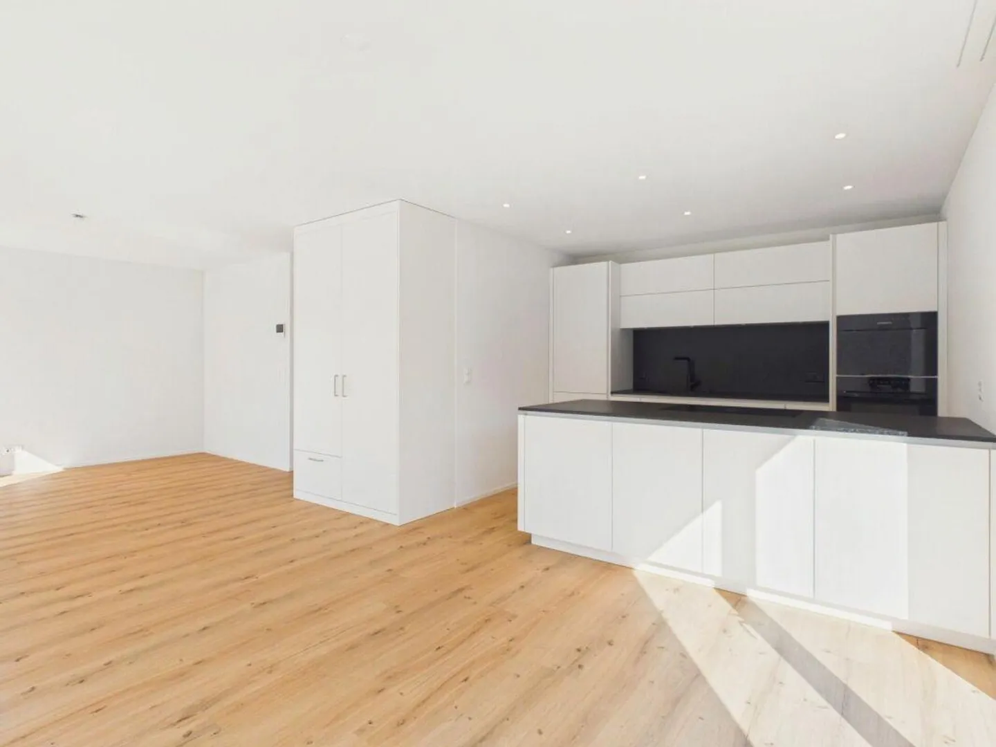 Esclusiva casa a schiera di nuova costruzione con giardino, balcone e massimo comfort abitativo - Foto 3 di 19