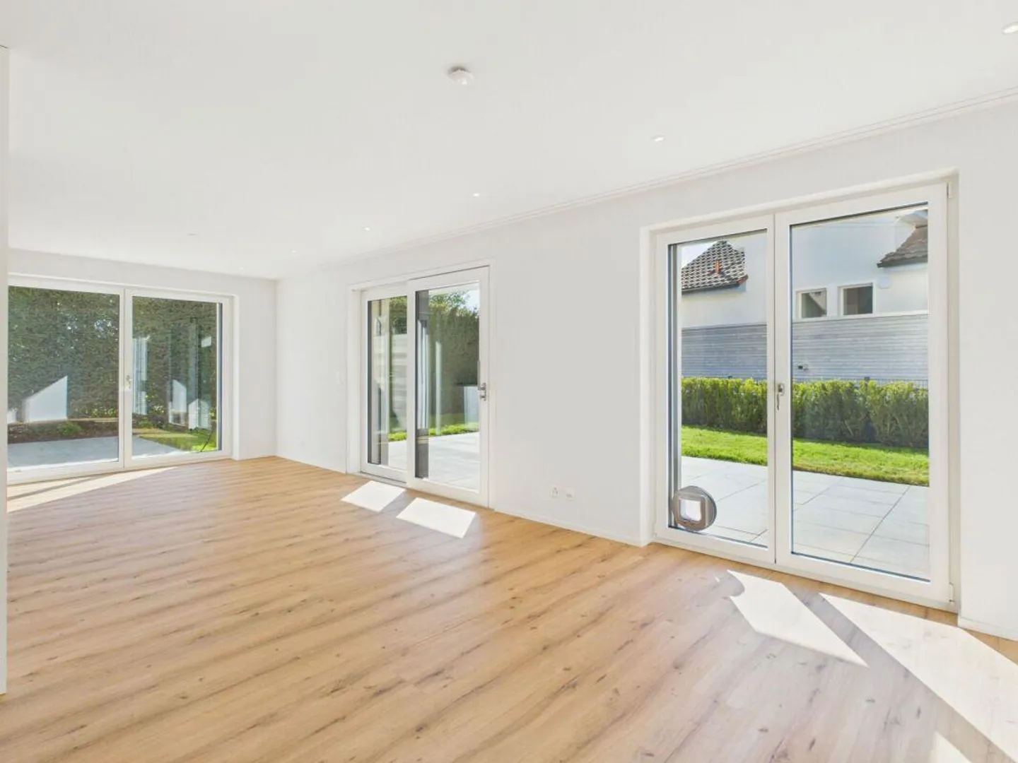 Esclusiva casa a schiera di nuova costruzione con giardino, balcone e massimo comfort abitativo - Foto 5 di 19