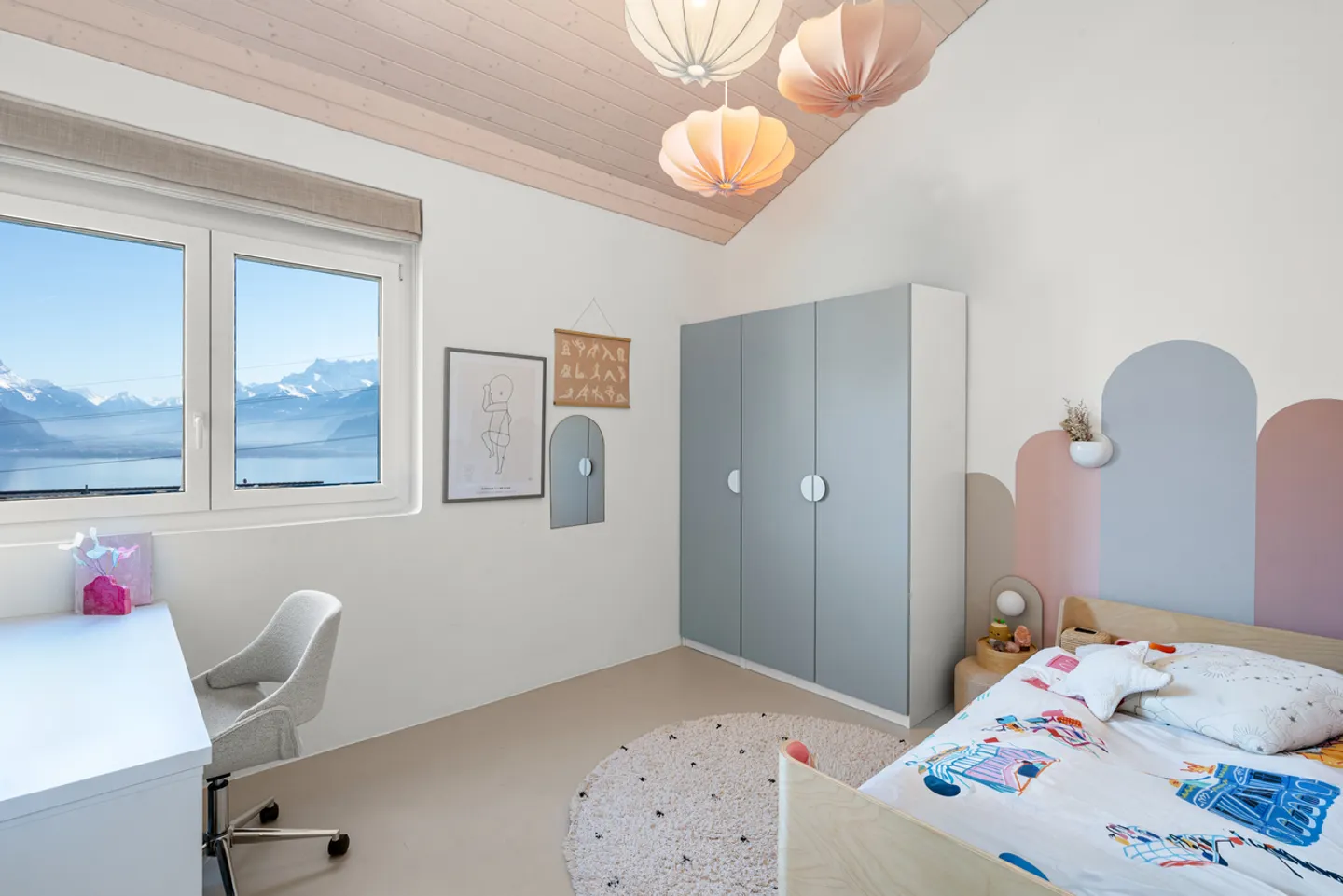 Individual villa with lake view in the heart of Jongny! - Photo 11 of 15