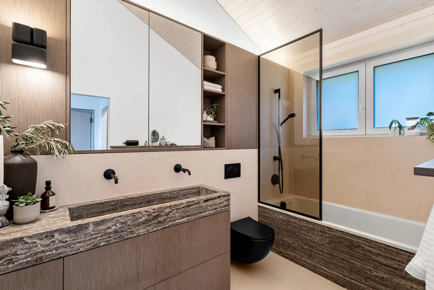 Individual villa with lake view in the heart of Jongny! - Photo 12 of 15