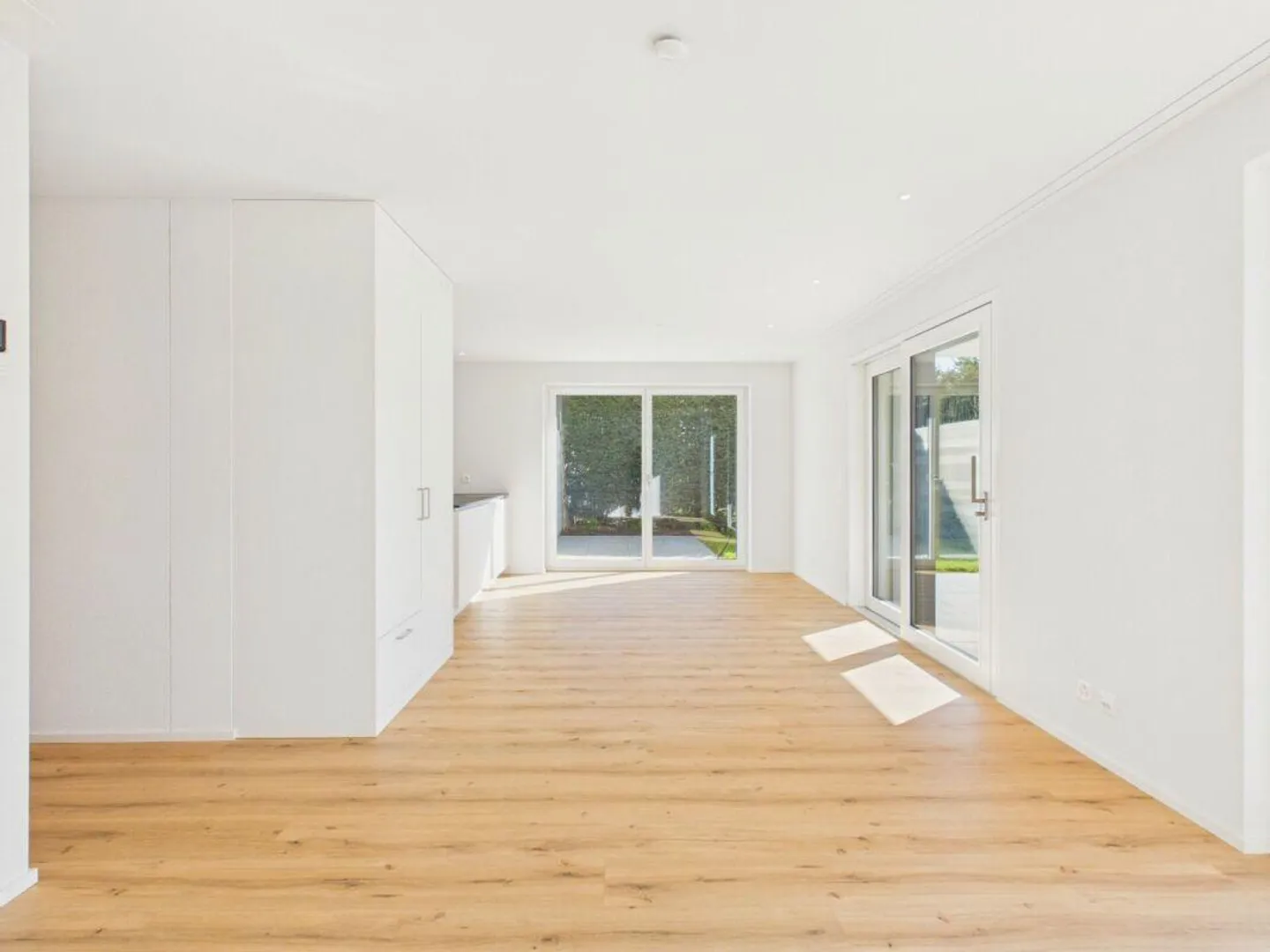 Esclusiva casa a schiera di nuova costruzione con giardino, balcone e massimo comfort abitativo - Foto 4 di 19