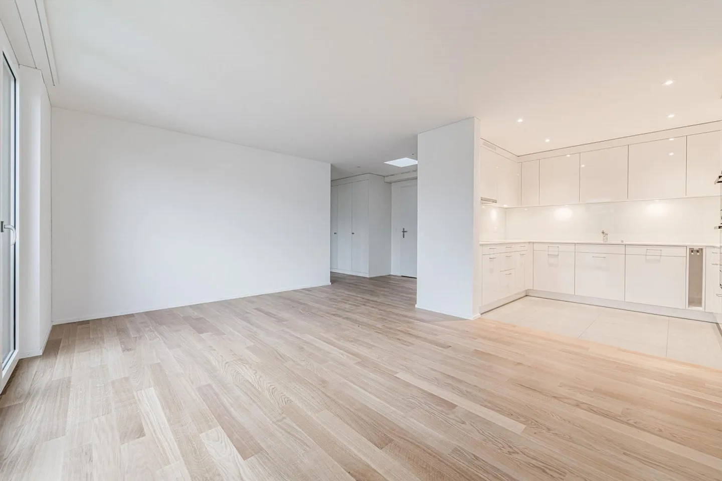 Modernes Apartment im Mythenhof - Foto 4 von 12