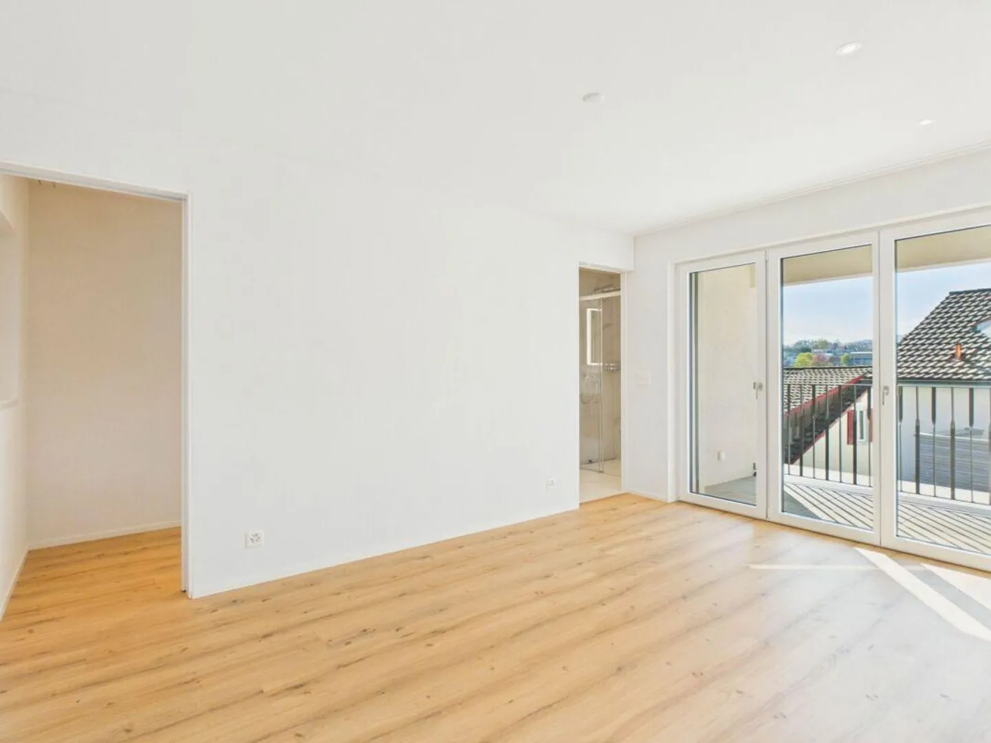 Esclusiva casa a schiera di nuova costruzione con giardino, balcone e massimo comfort abitativo - Foto 7 di 19