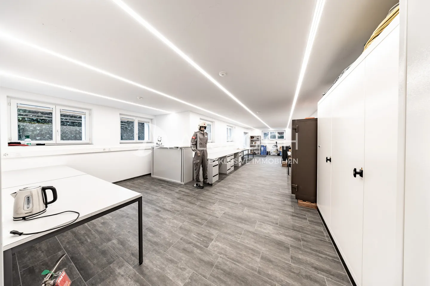 CENTRAL, RÉNOVÉ, COMMERCIAL - Photo 10 sur 11