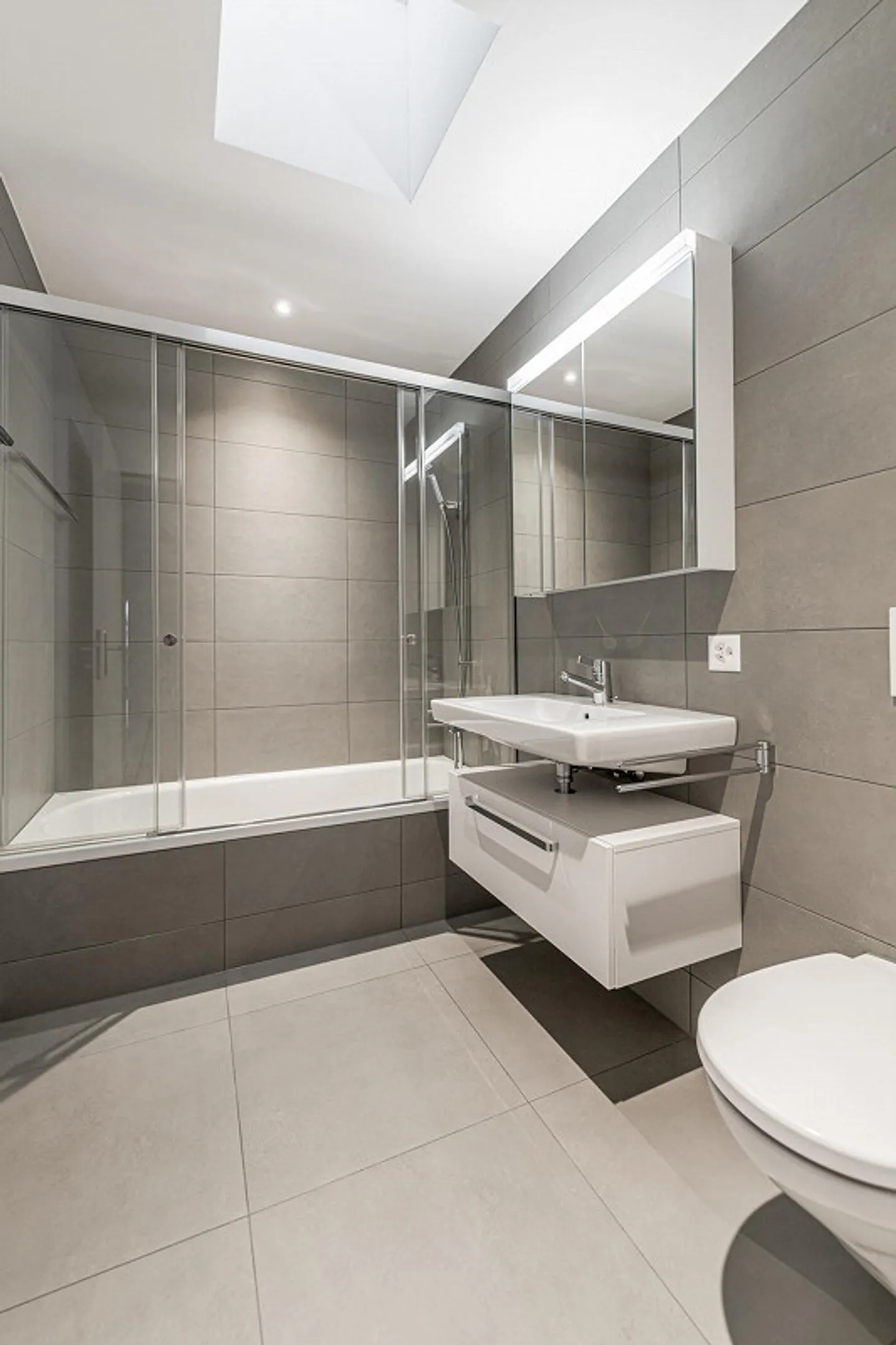 Modernes Apartment im Mythenhof - Foto 9 von 12