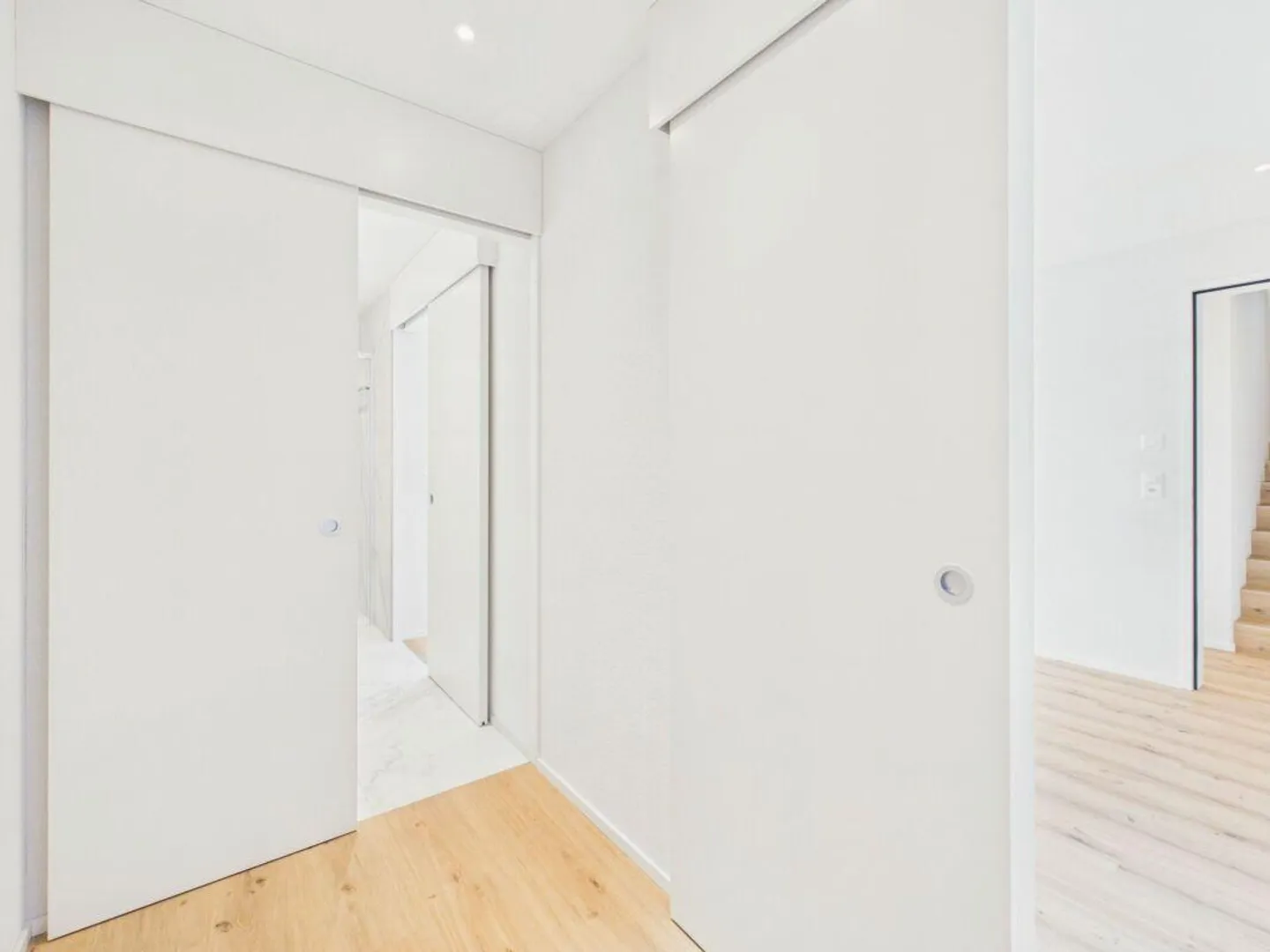 Esclusiva casa a schiera di nuova costruzione con giardino, balcone e massimo comfort abitativo - Foto 10 di 19